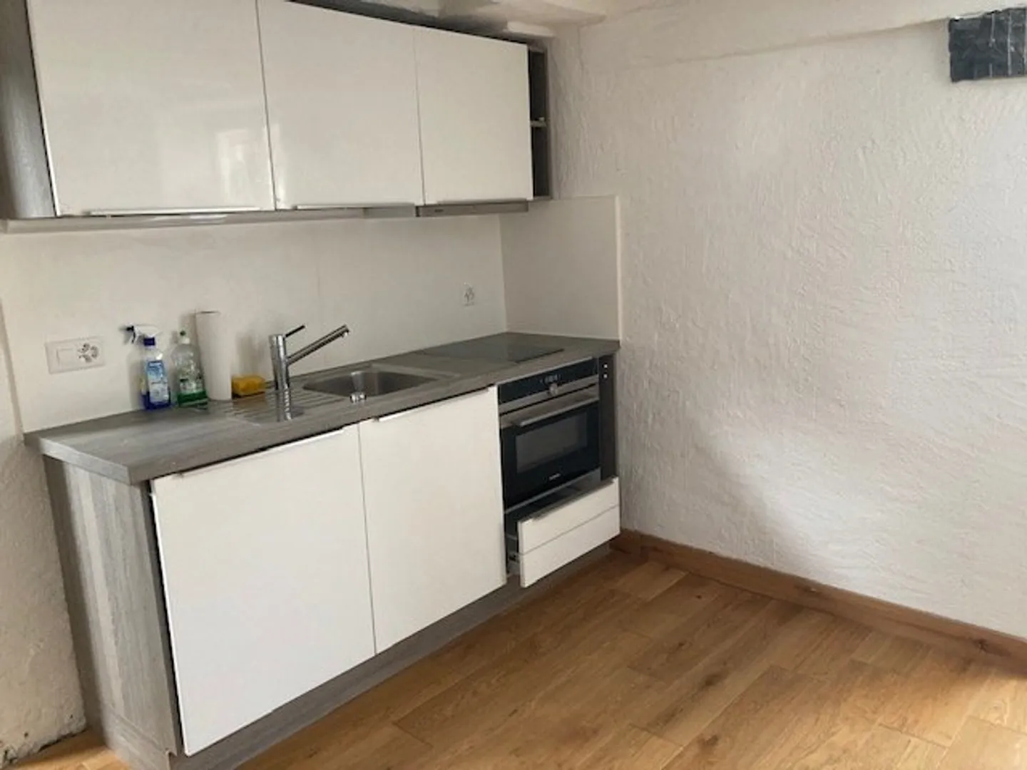 Apartment with 1.5 rooms on the 1st floor - Photo 1 of 5