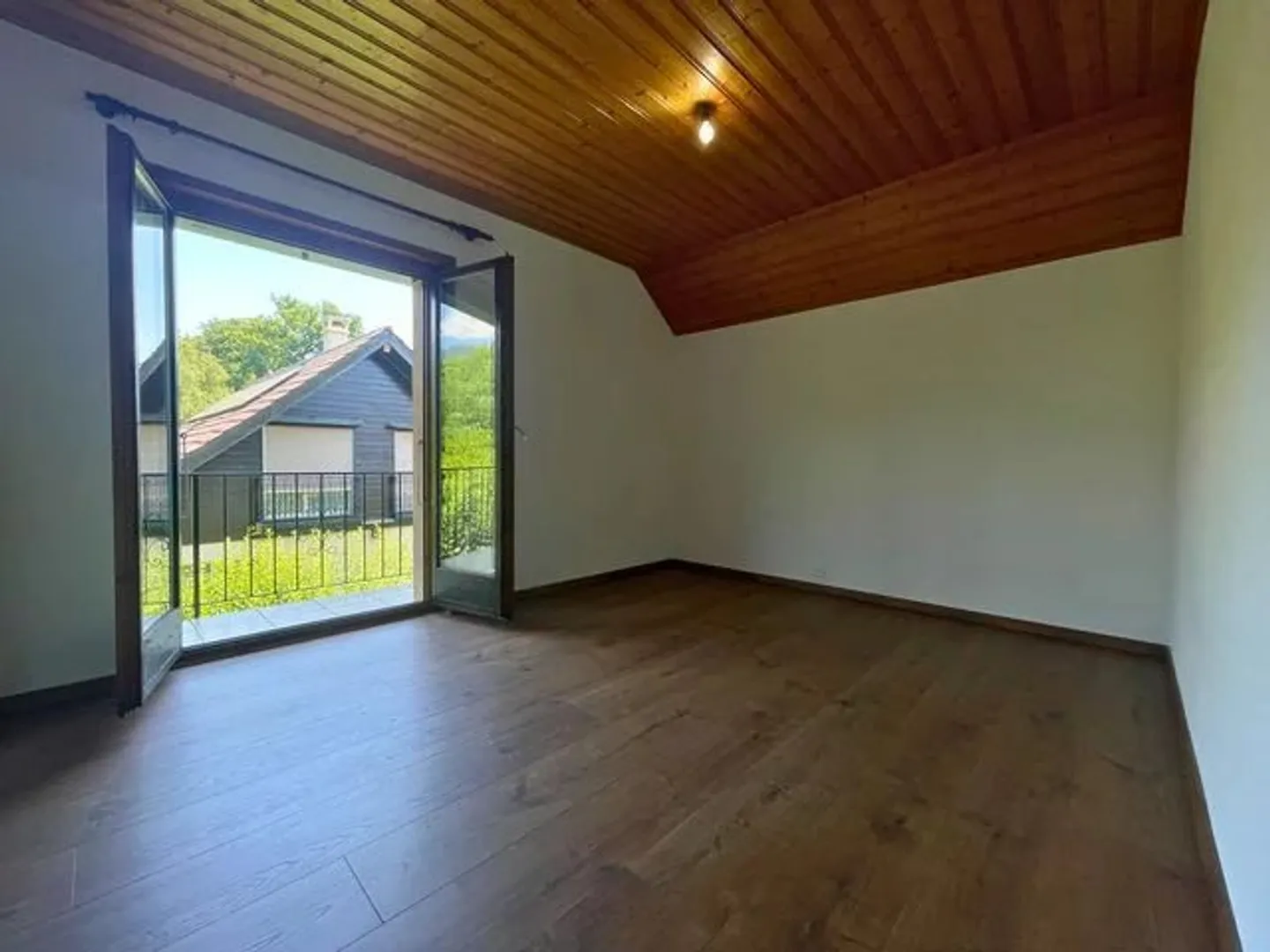 6-Room Terraced House - Photo 5 of 13