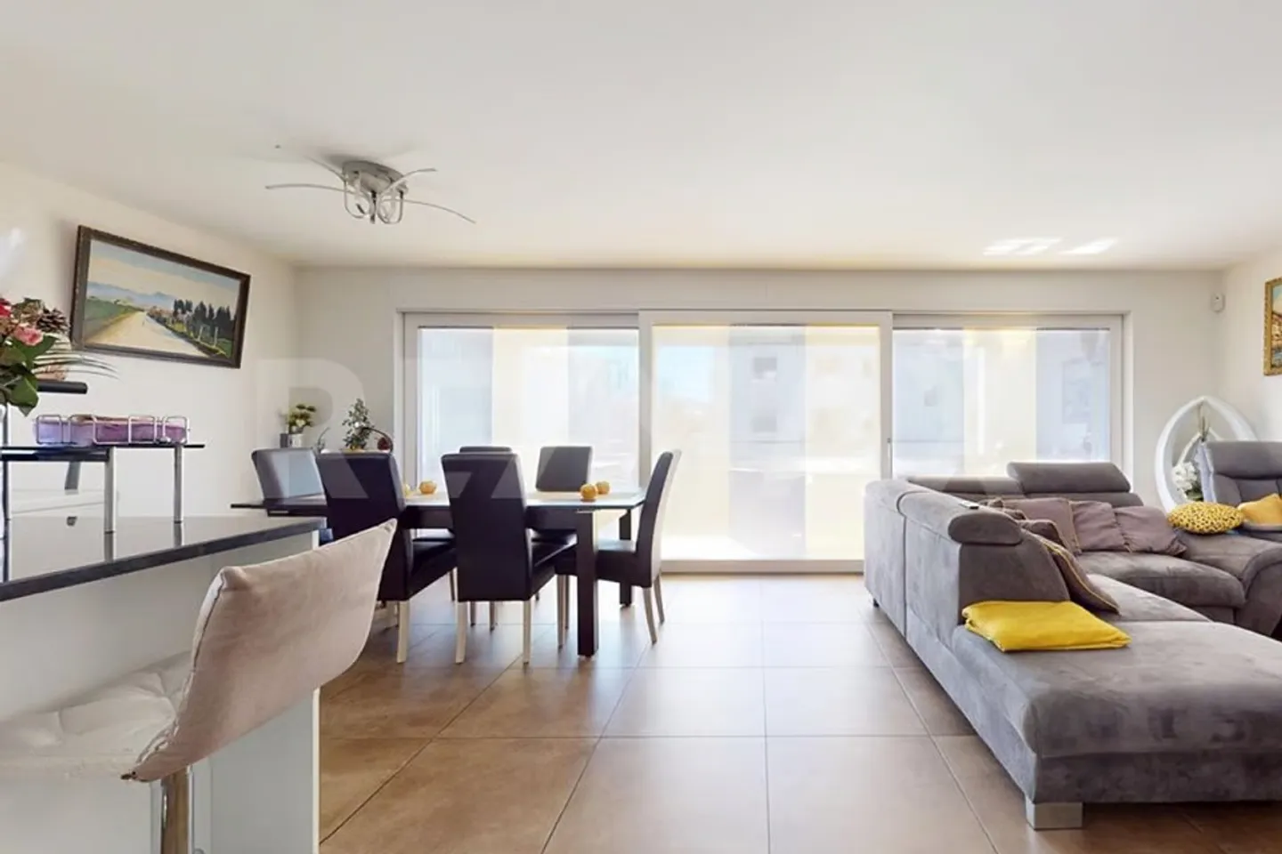 The light, the space, and a balcony you won't want to leave - Photo 3 of 5