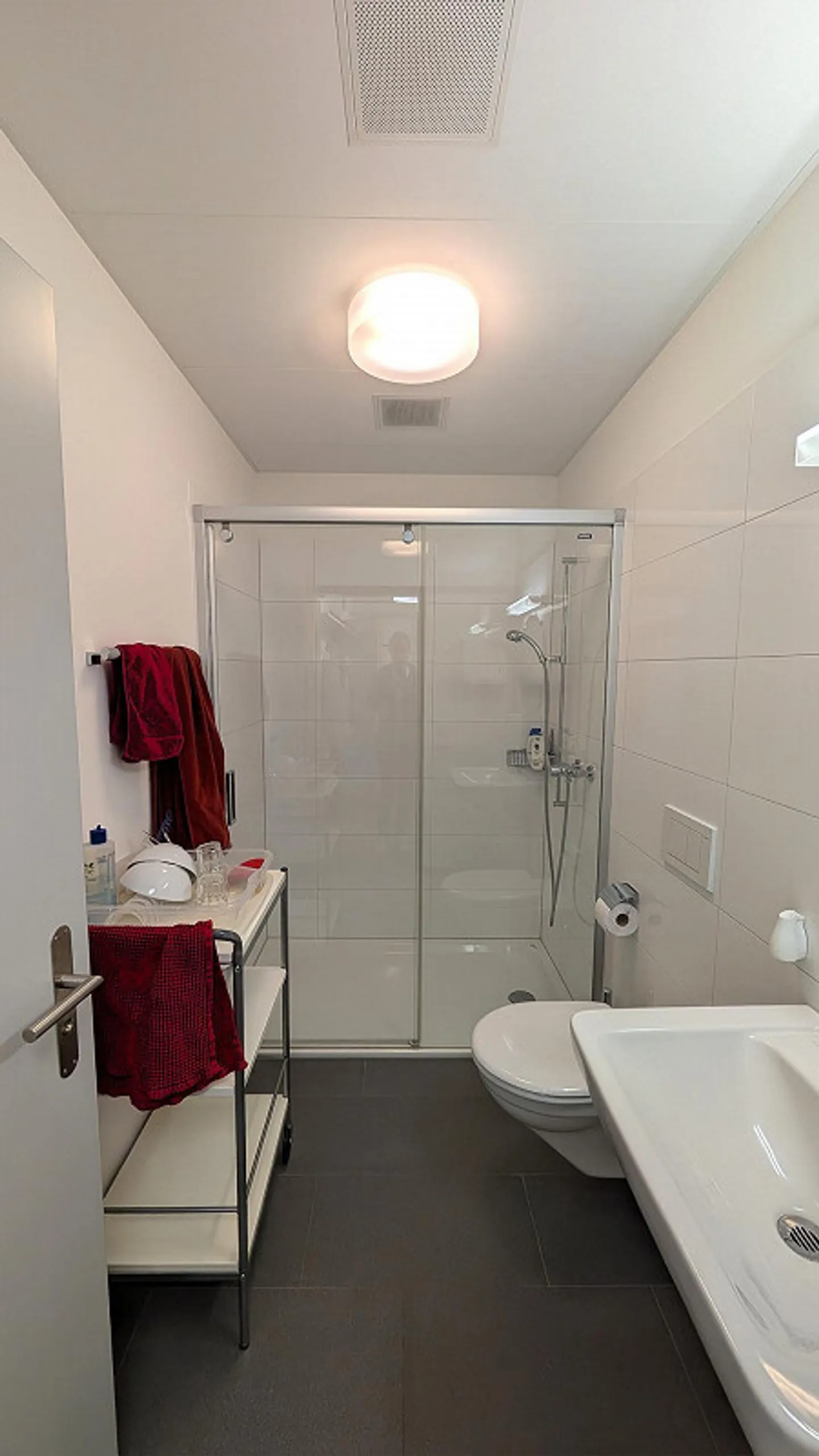 Compact Premium Office with WC & Shower in Central Location - Photo 6 of 7