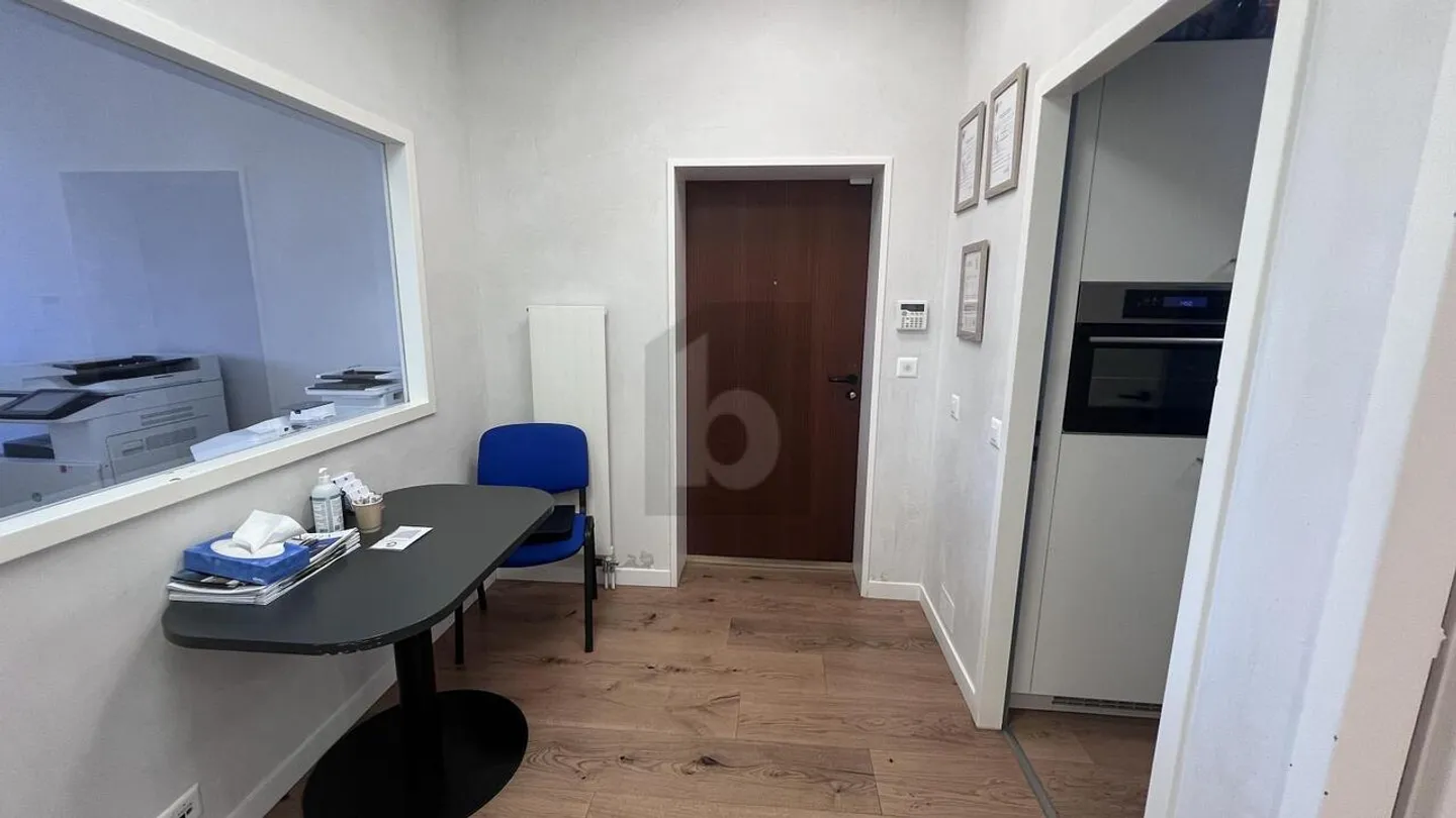 Bureau Fonctionnel en Quartier Calme - Photo 5 sur 6