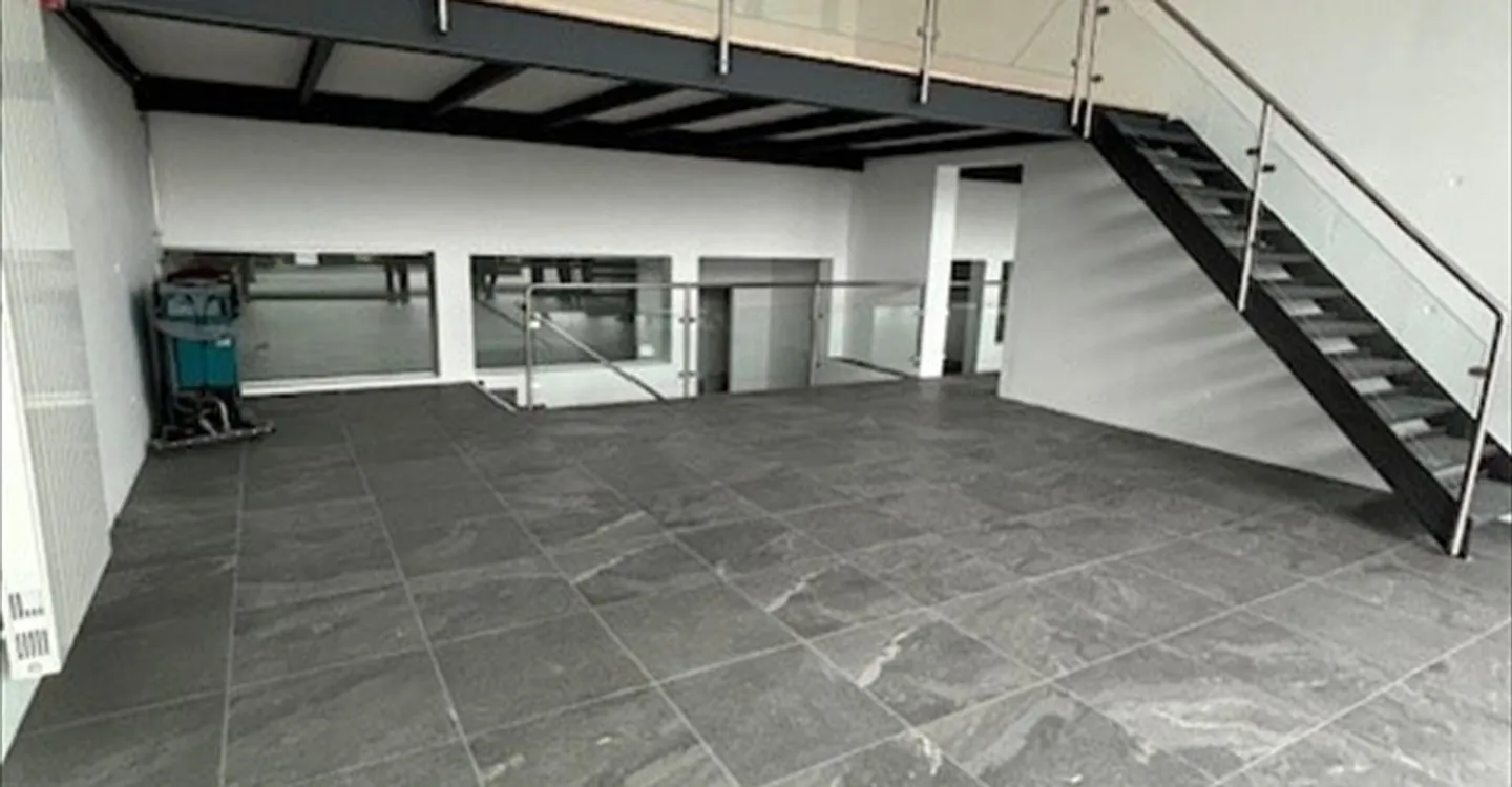 Immeuble mixte à louer - Photo 6 sur 6