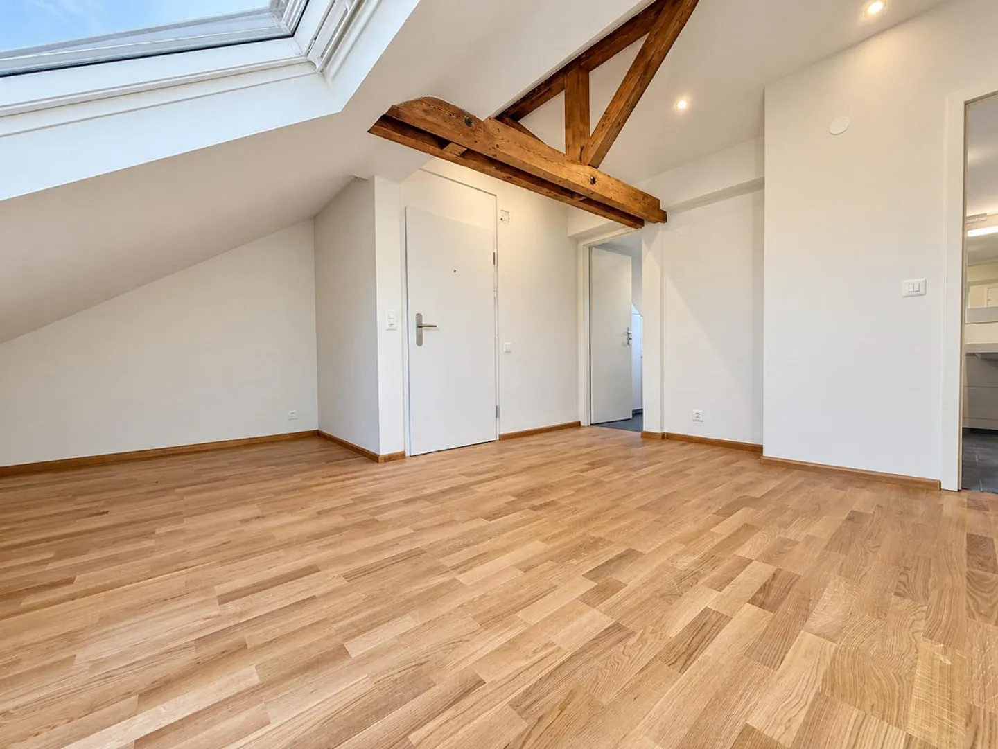 Stilvoll renoviertes Apartment - Foto 2 von 18