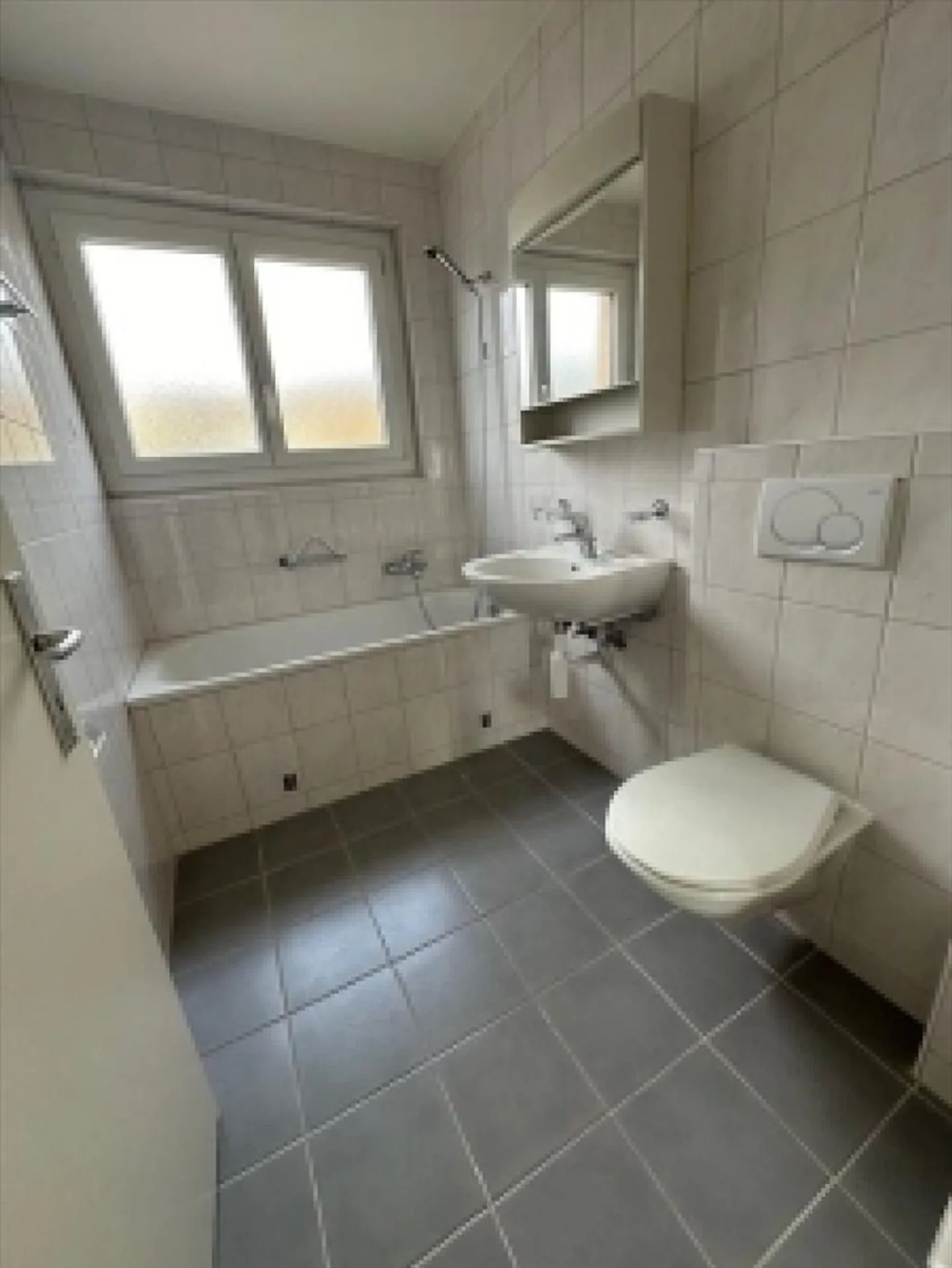 Bel appartamento luminoso di 4 stanze con balcone - Foto 6 di 7