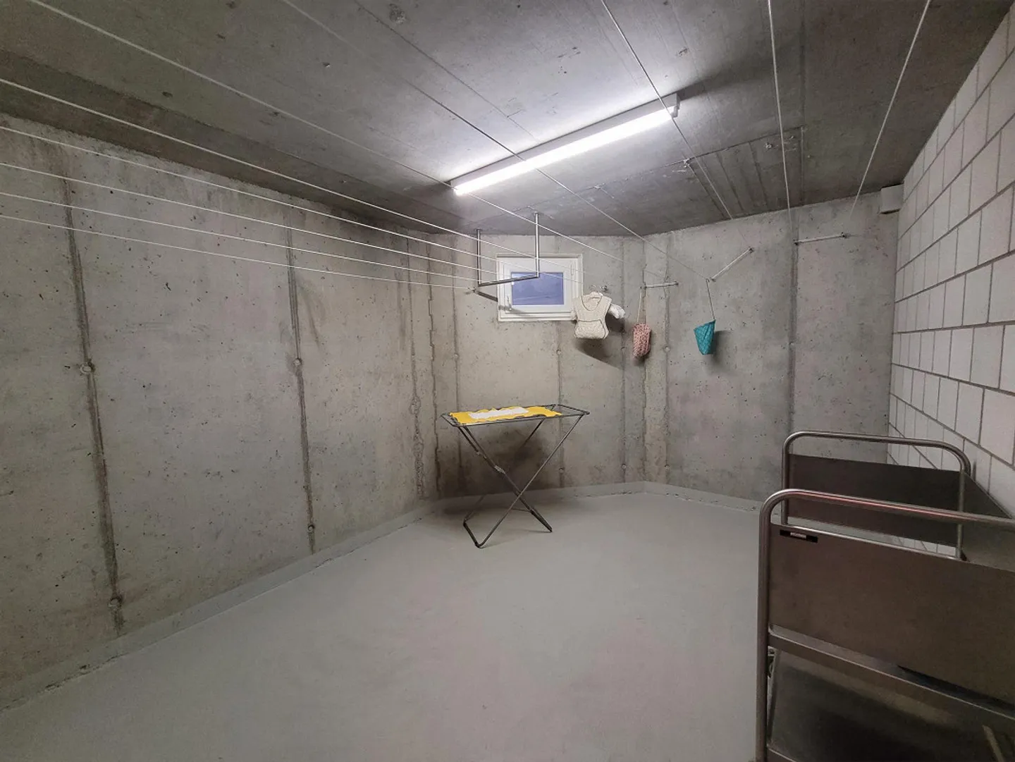 Modern apartment with gallery in converted farmhouse - Photo 11 of 11