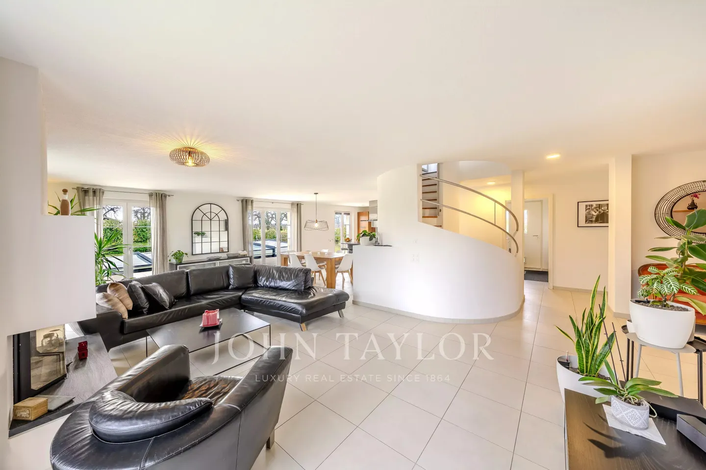 Maison familiale spacieuse à Denens - Photo 1 sur 9