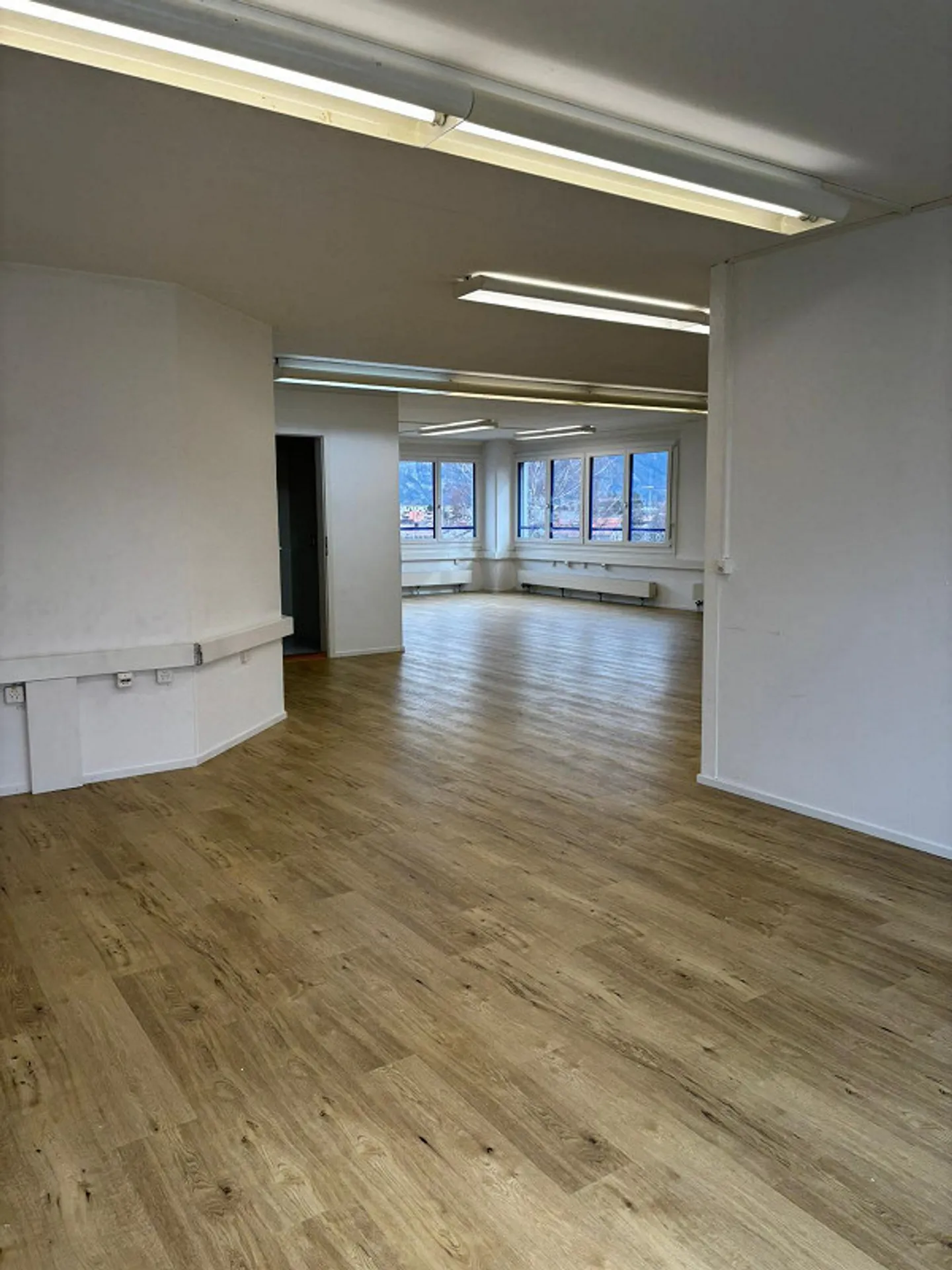 Newly renovated office/commercial space in a central location - Photo 2 of 11