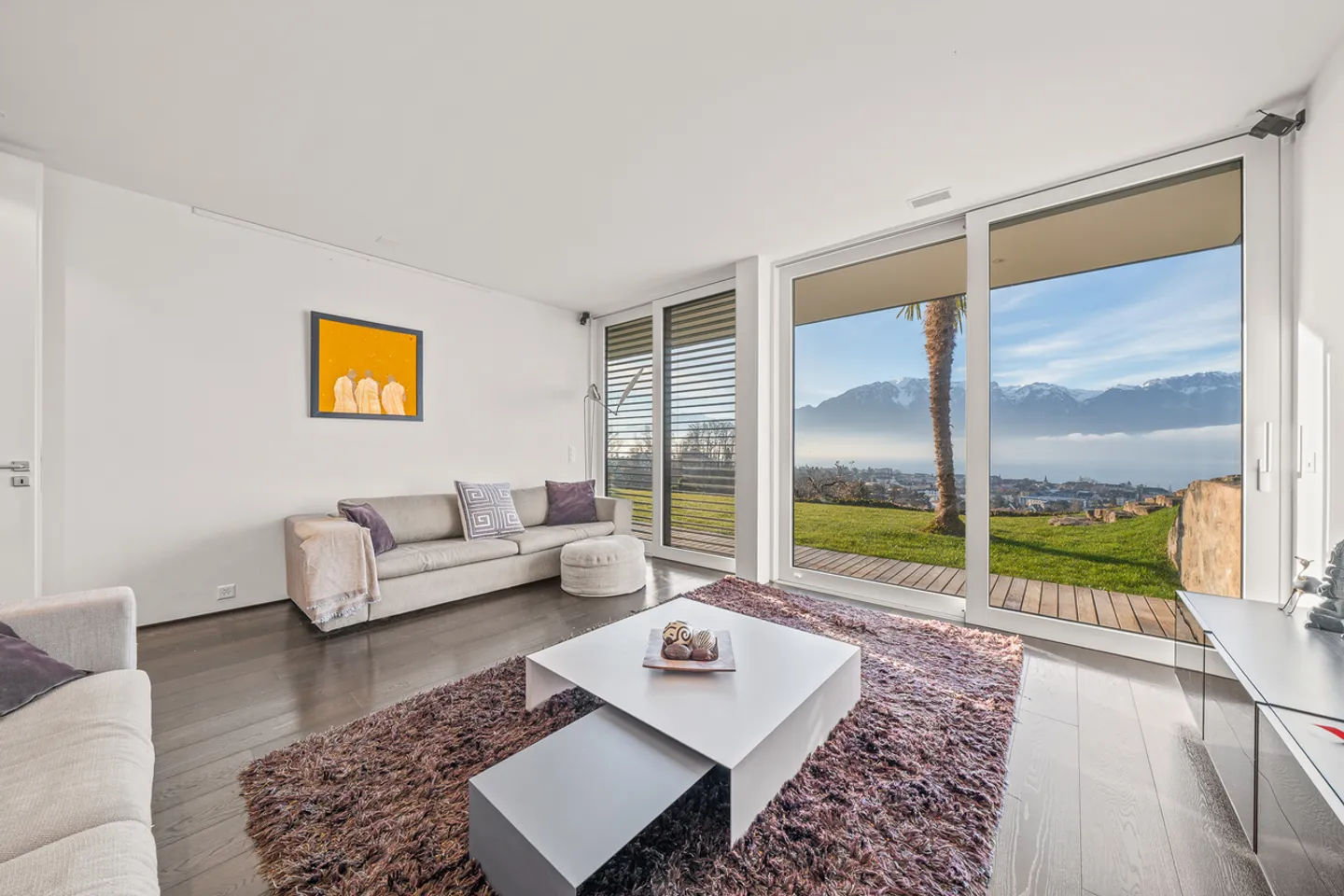 Exceptional contemporary property, sculpted by light - Photo 13 of 23