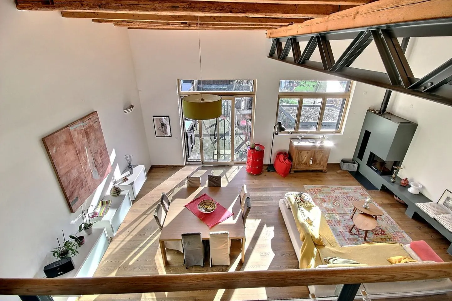 Stunning Triplex Apartment - Photo 3 of 13