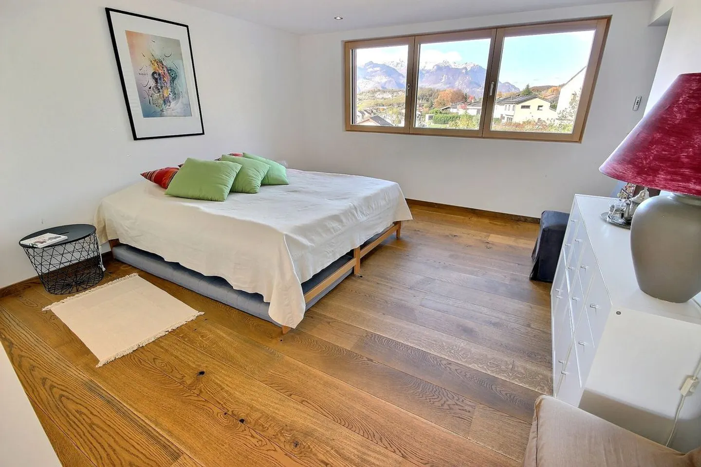 Stunning Triplex Apartment - Photo 7 of 13
