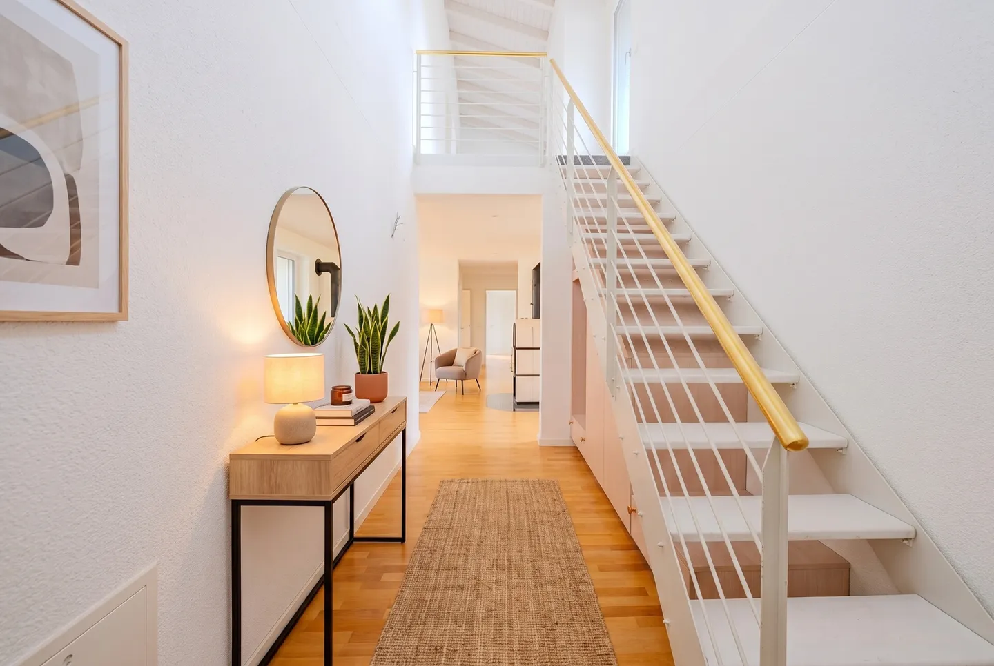 Spacious Penthouse Apartment with Stunning Views - Photo 4 of 18