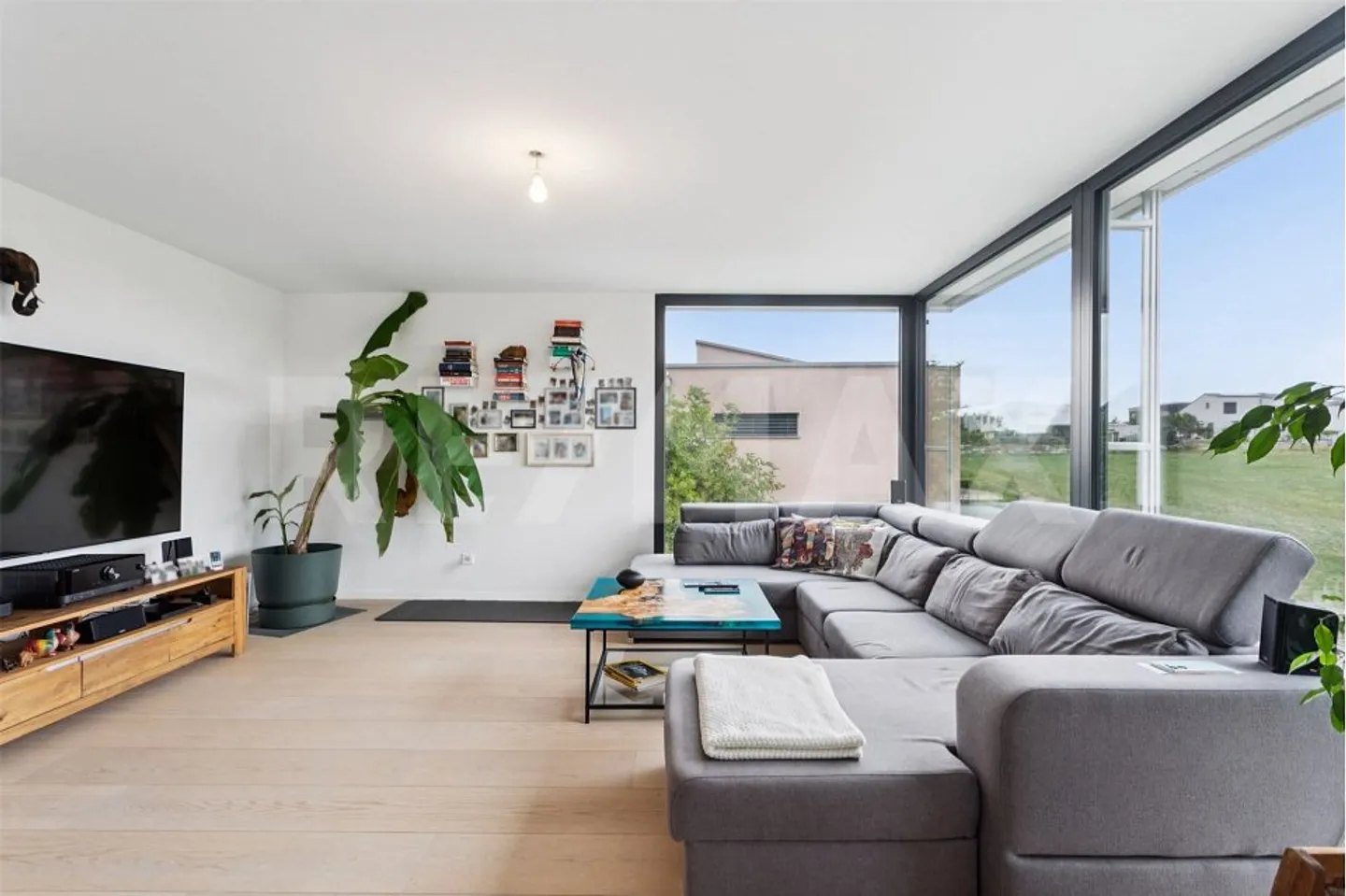 Top Floor - Photo 5 of 13