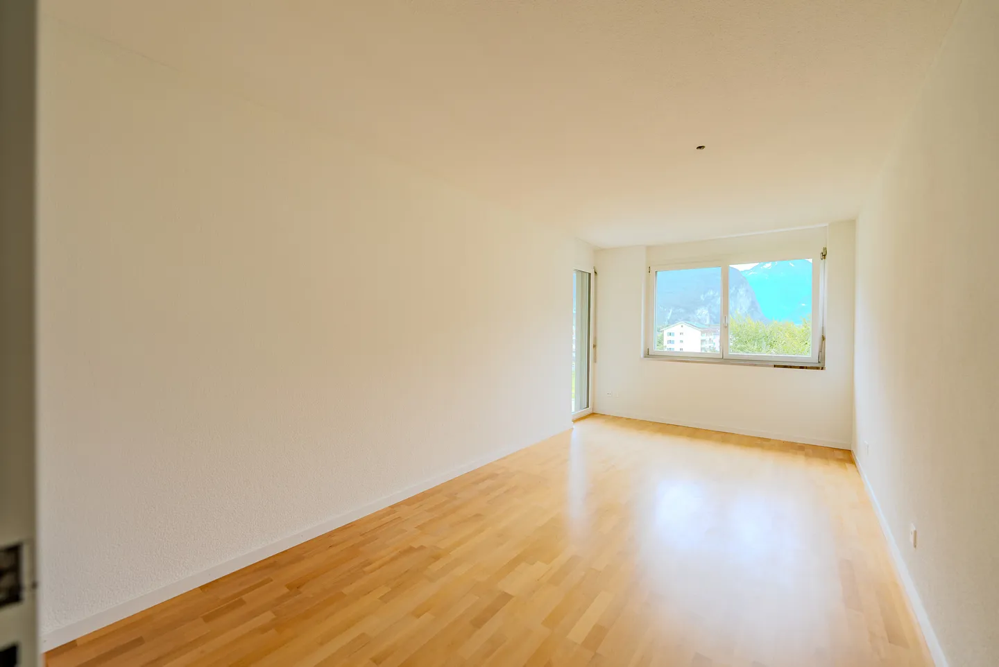 Spacious Penthouse Apartment with Stunning Views - Photo 6 of 18