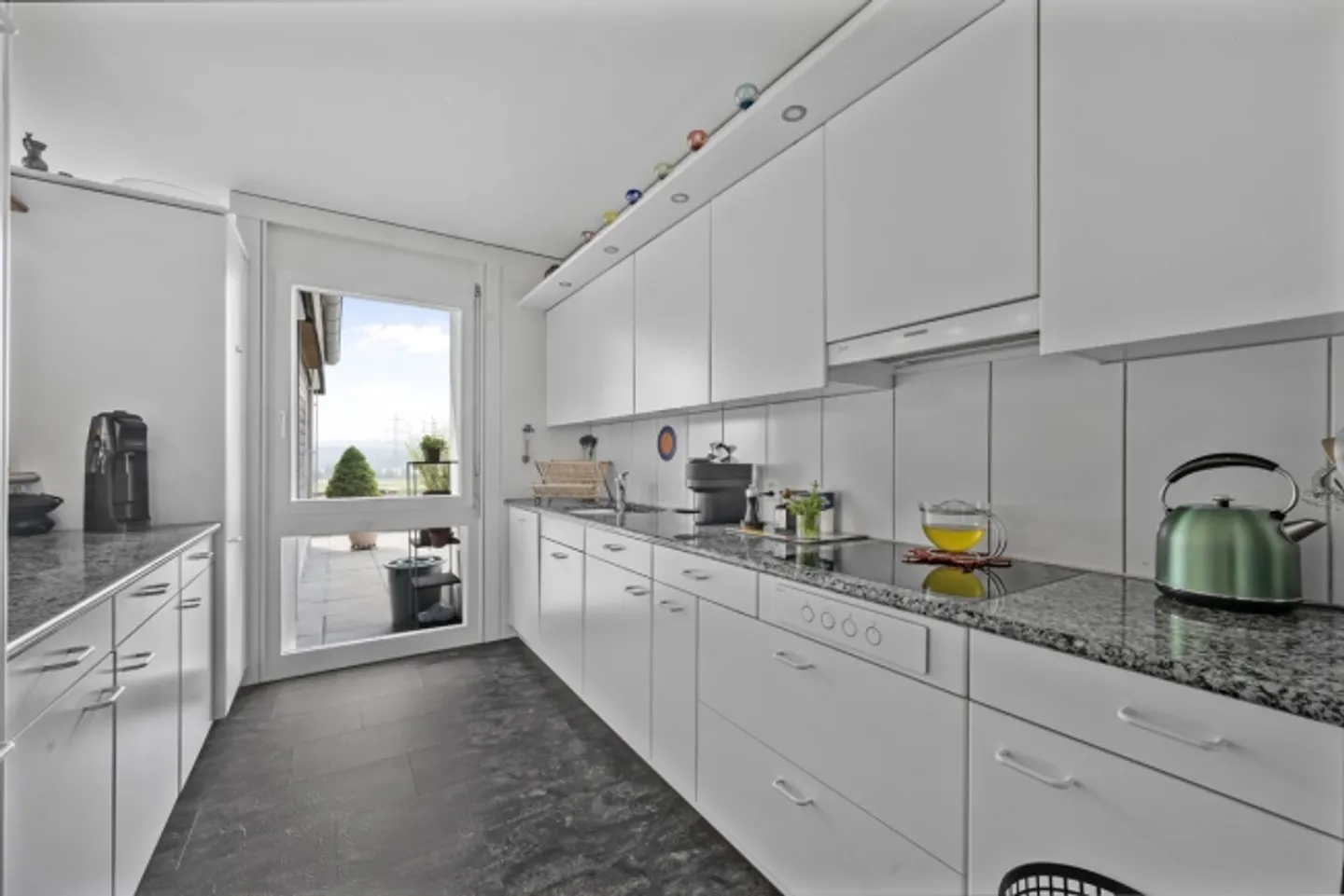 Spacious terrace apartment with flexible floor plan - Photo 5 of 10
