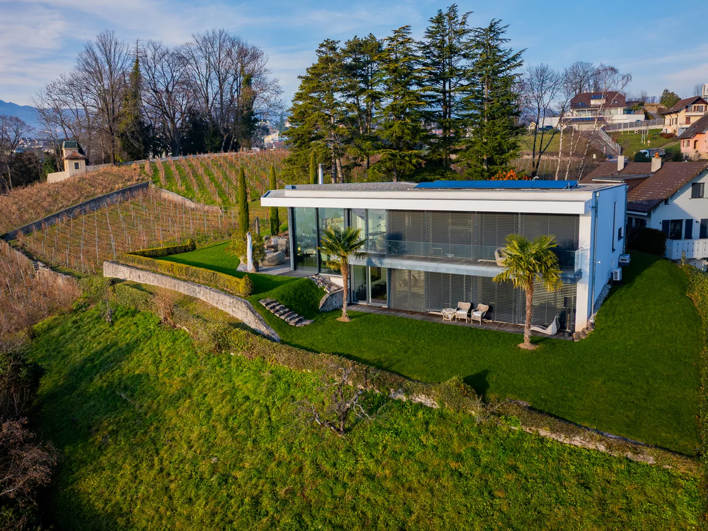 Exceptional contemporary property, sculpted by light - Photo 22 of 23