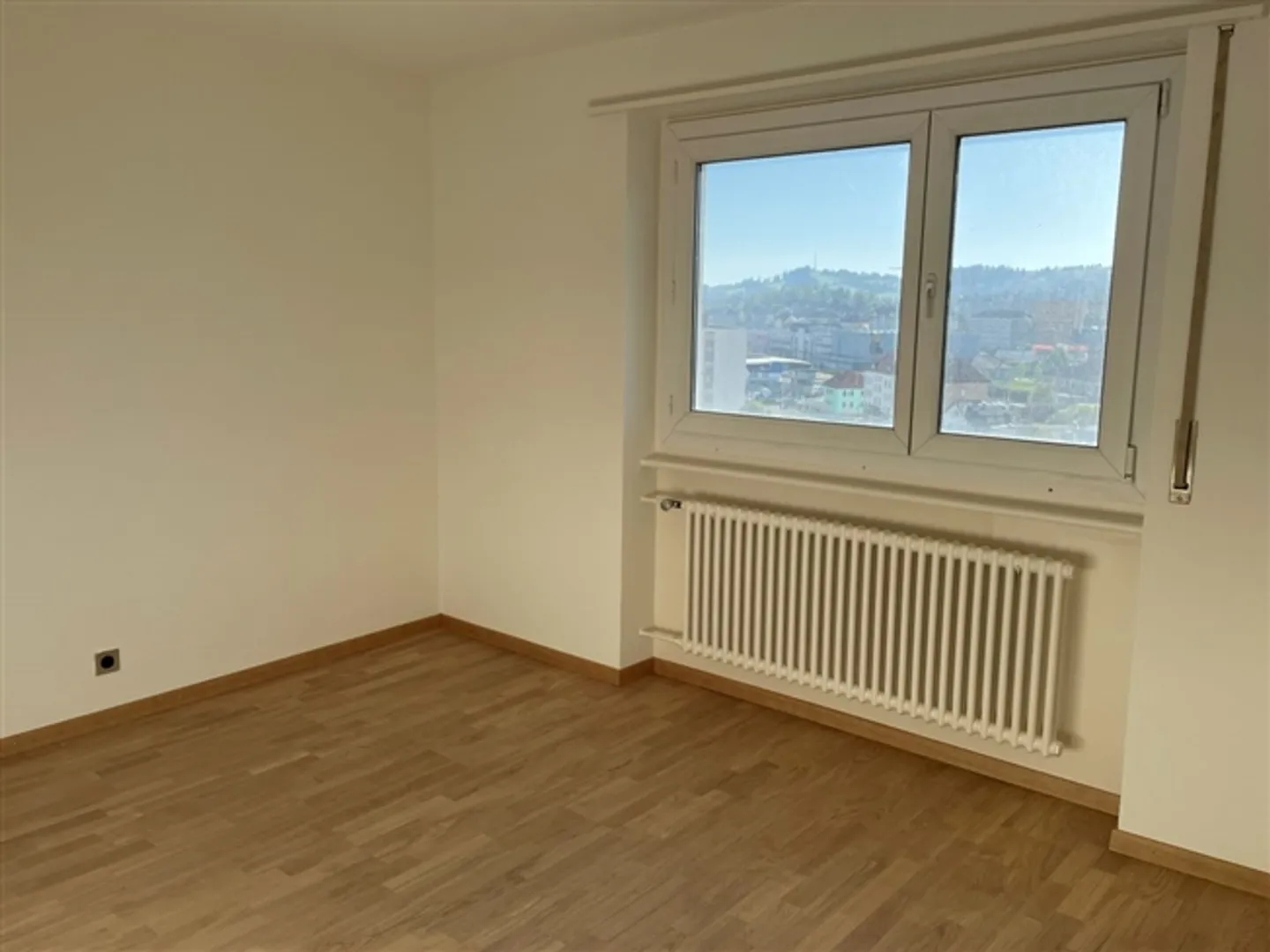 «HELLE 3-ZIMMER-WOHNUNG IM 5. STOCK MIT BALKON» - Foto 3 von 5