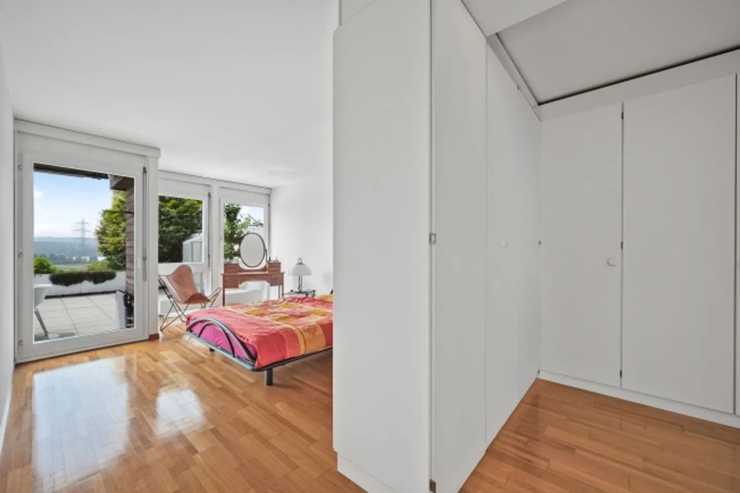 Spacious terrace apartment with flexible floor plan - Photo 6 of 10