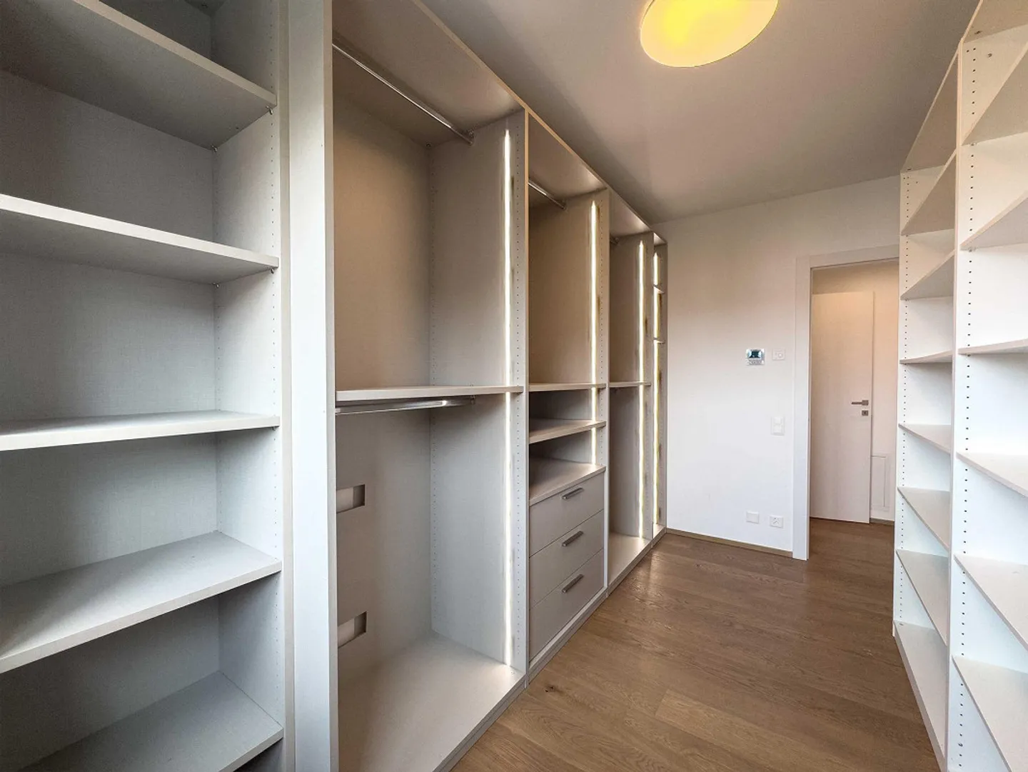 Geräumige Penthouse-Wohnung mit Dachterrasse in Pregassona - Foto 4 von 8