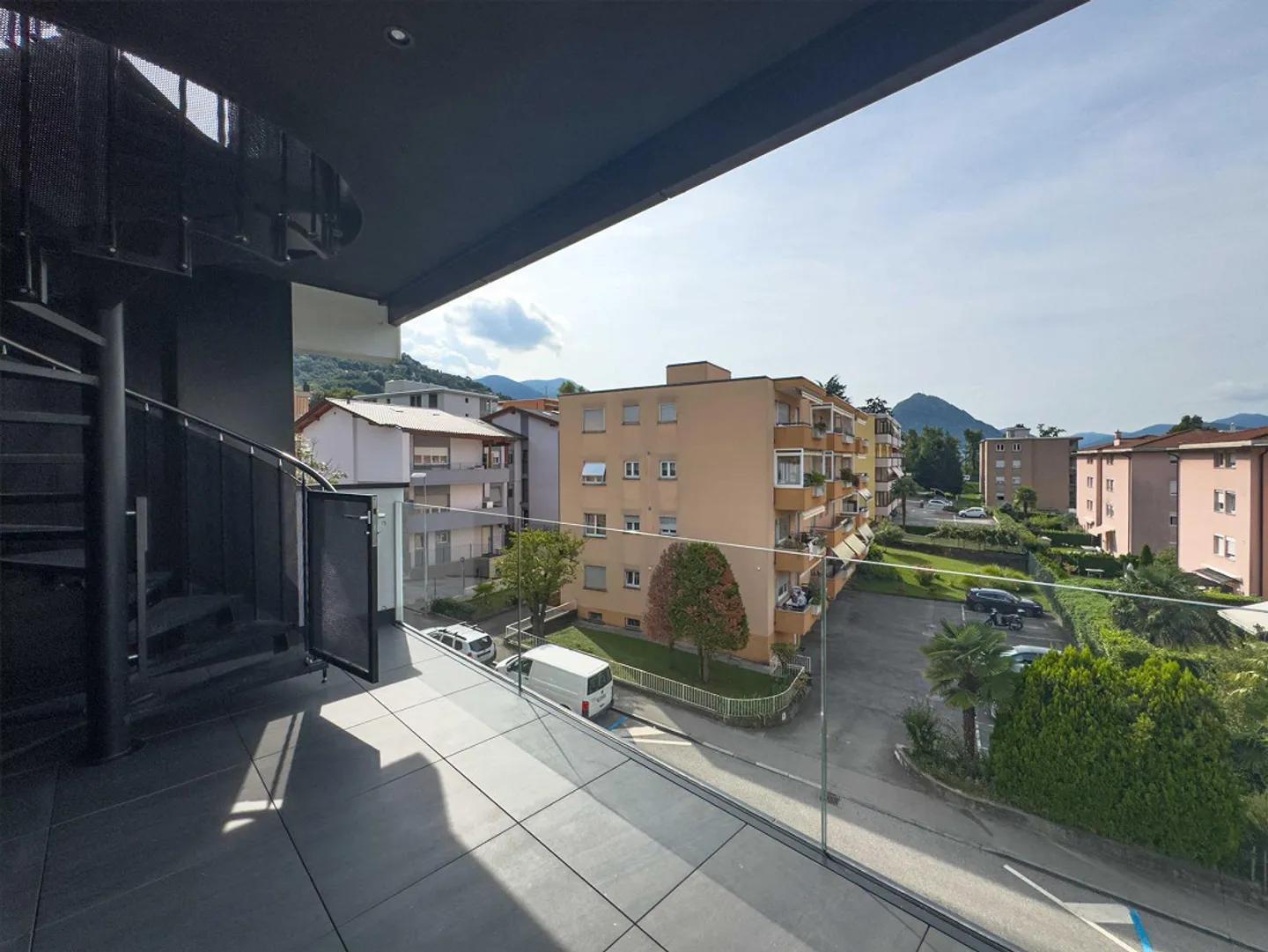 Geräumige Penthouse-Wohnung mit Dachterrasse in Pregassona - Foto 6 von 8