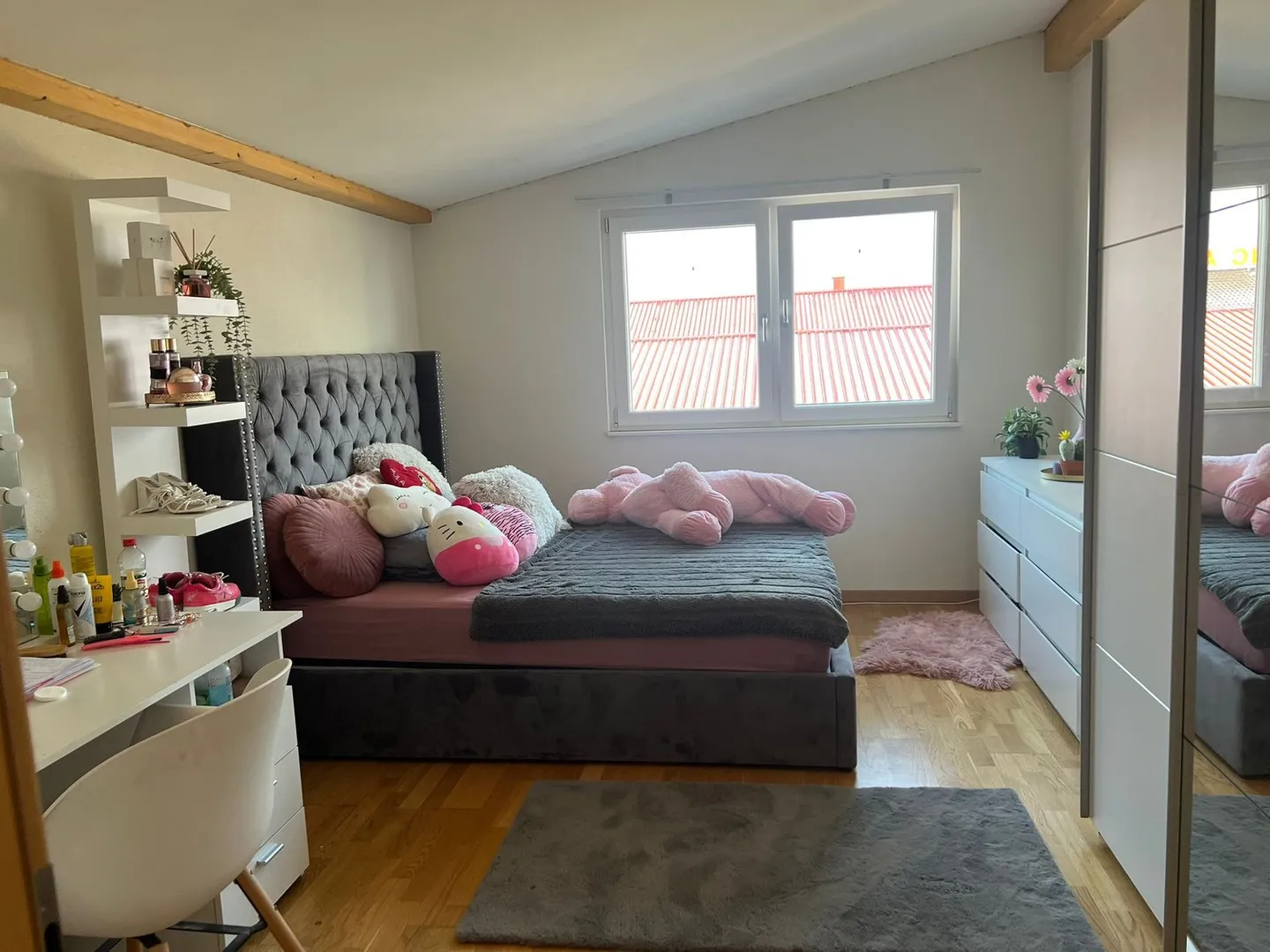 Charmante Dachwohnung mit Bergsicht - Foto 4 von 7