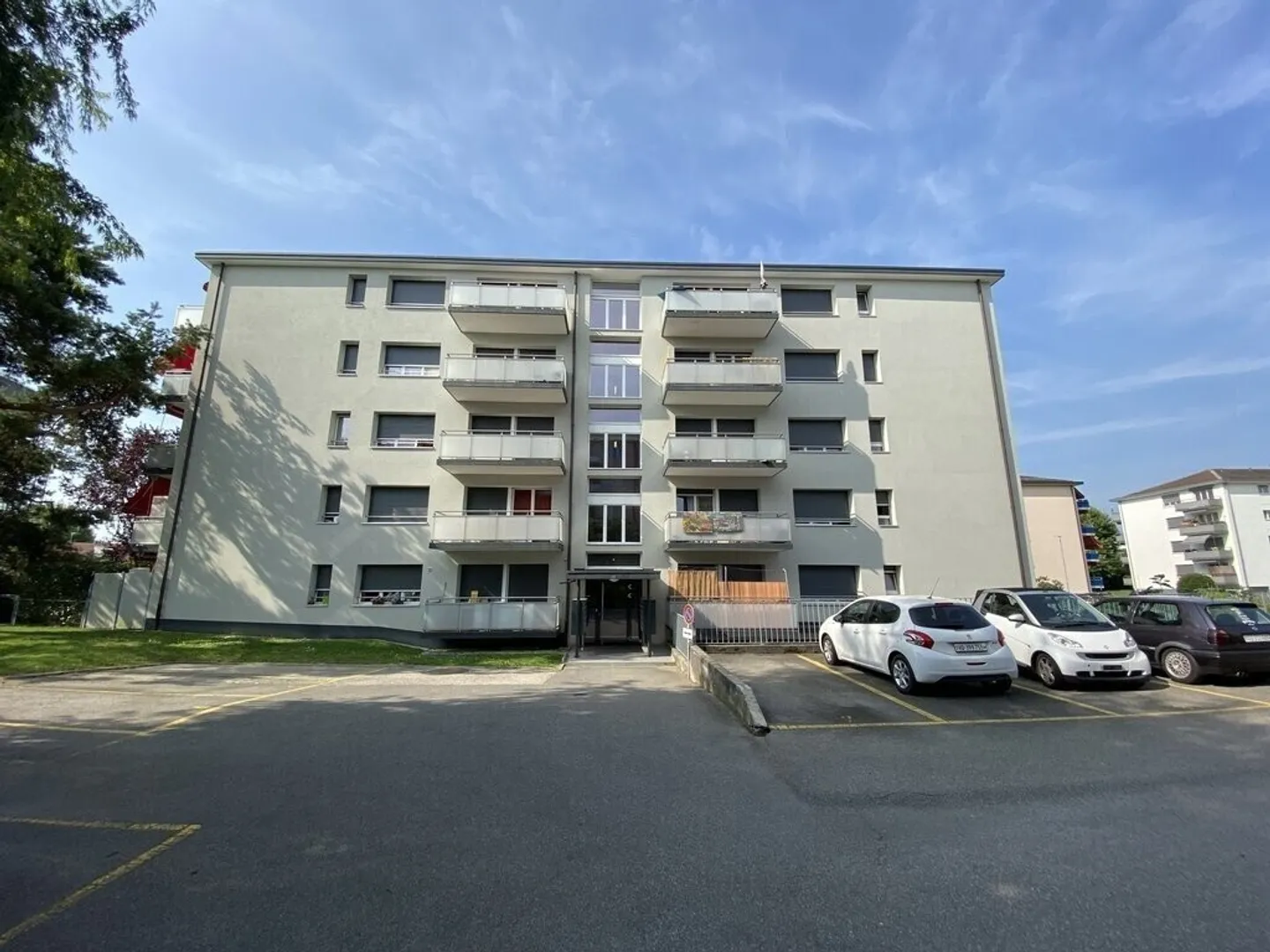 Posto auto vicino alla stazione ferroviaria - Foto 1 di 1