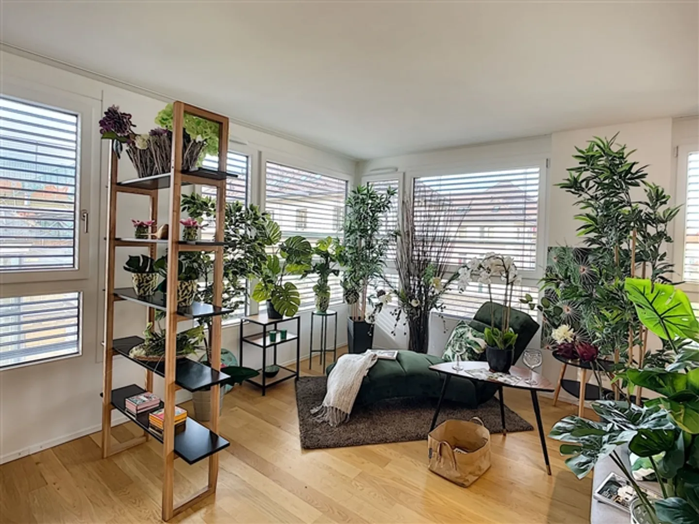 4.5-ROOM APARTMENT IN THE CITY CENTER FOR WINNING - Photo 1 of 9