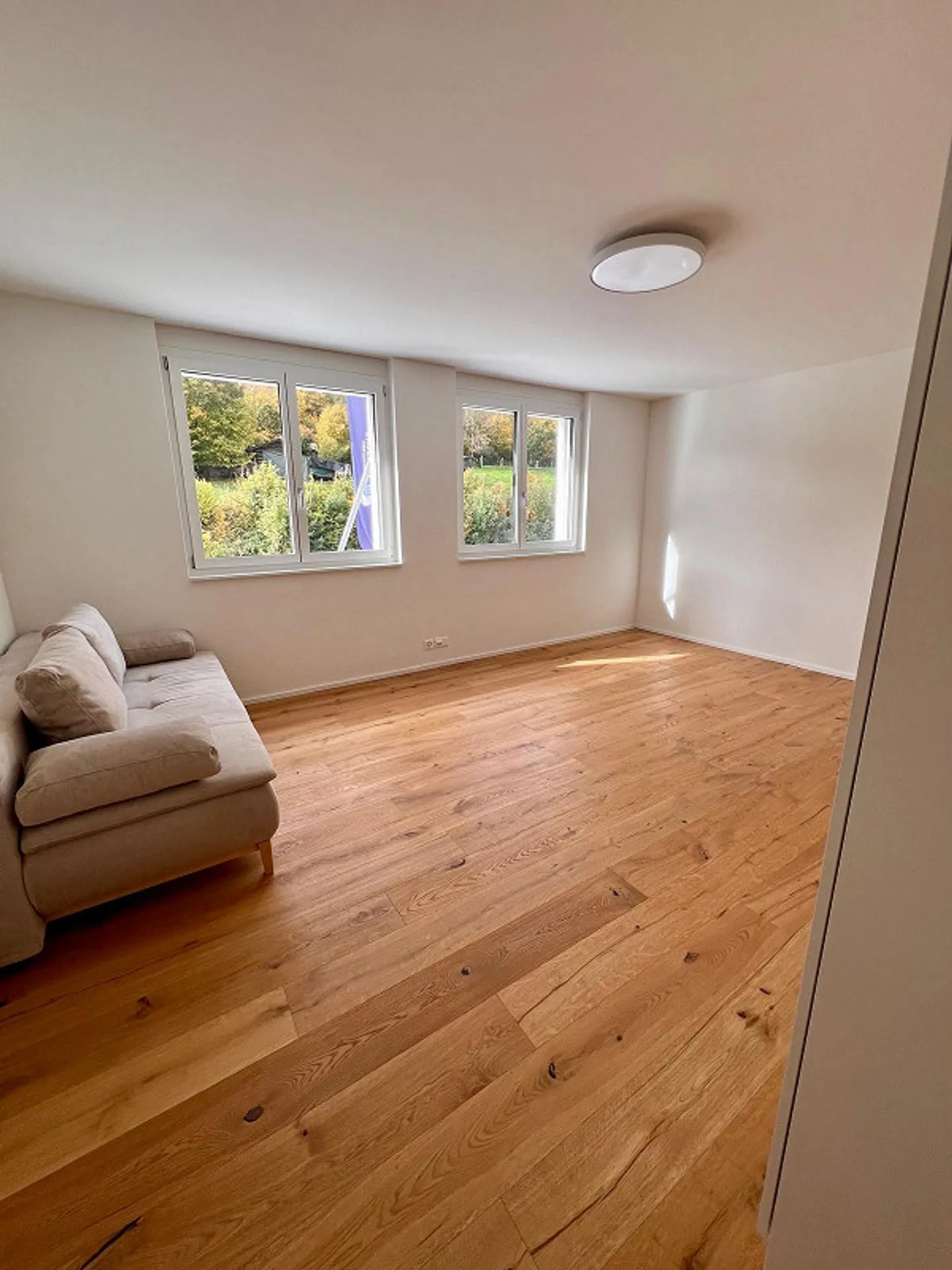 Office Spaces - Photo 6 of 15