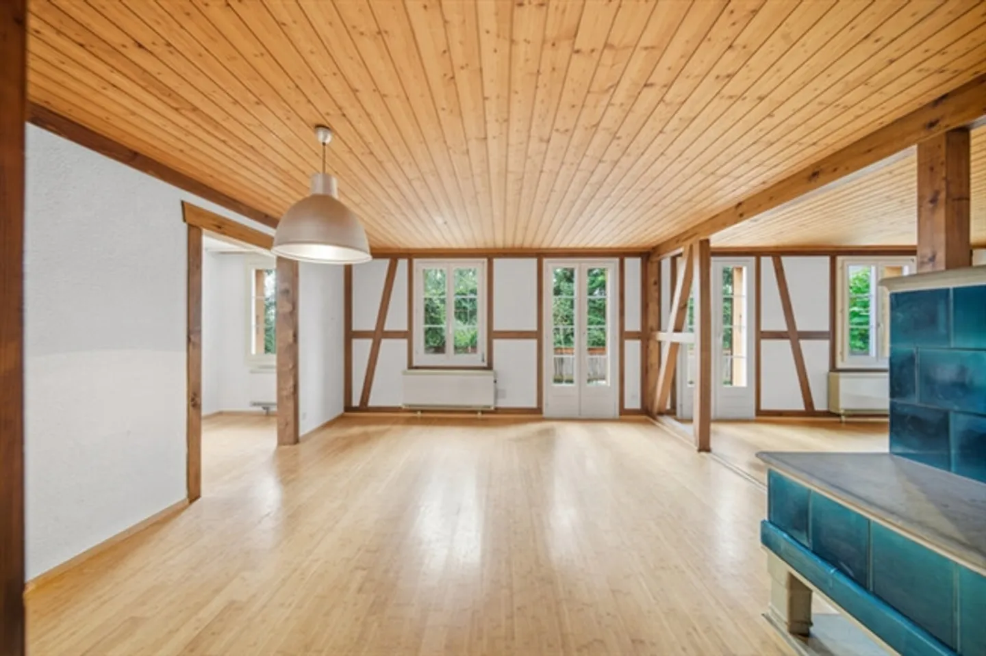 Maison individuelle détachée avec grand jardin et vue sur le lac - Photo 4 sur 8