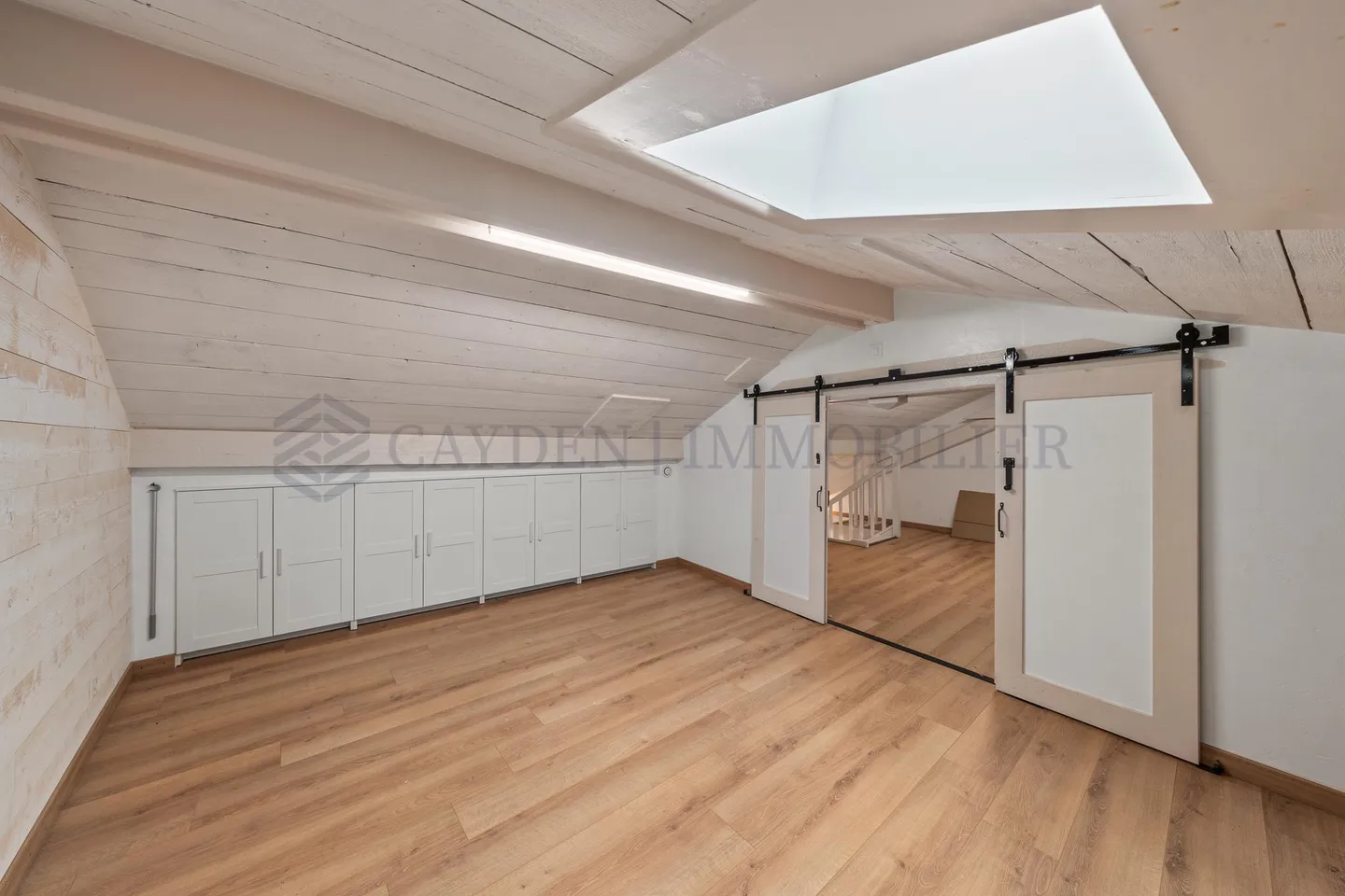 Magnifique appartement de 5 pièces entièrement rénové ! - Photo 9 sur 10