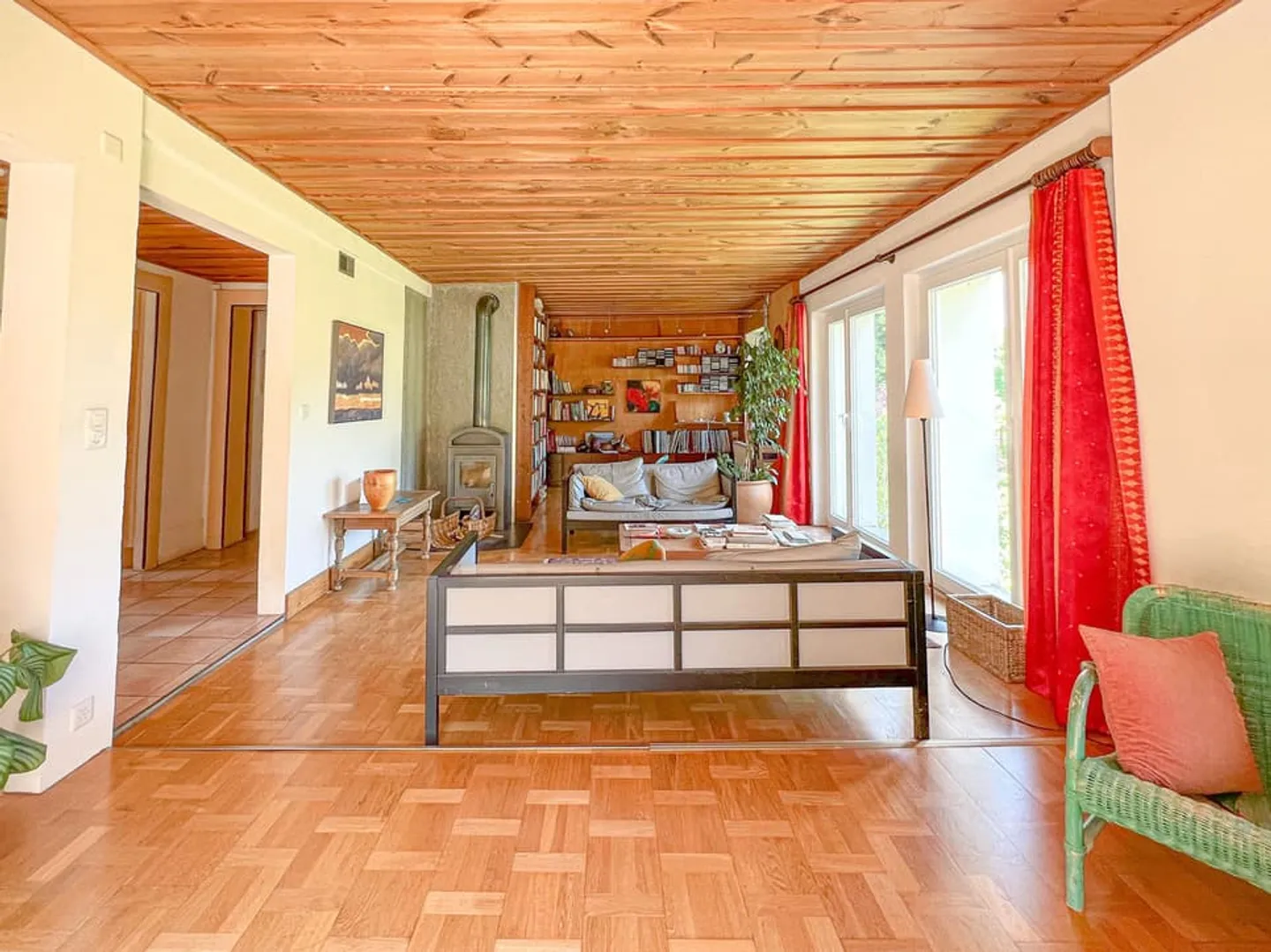 Haus mit Wohnung, Werkstatt, Garage und Lagerfläche Gesamtfläche von 700 m2 - Foto 5 von 13