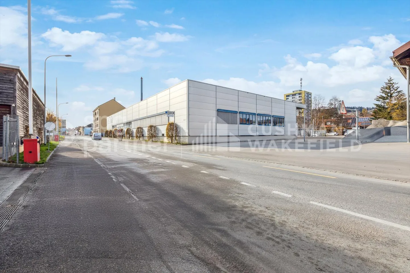 Industrielle Lokale mit Keller und vollständiger technischer Ausstattung - Foto 4 von 11