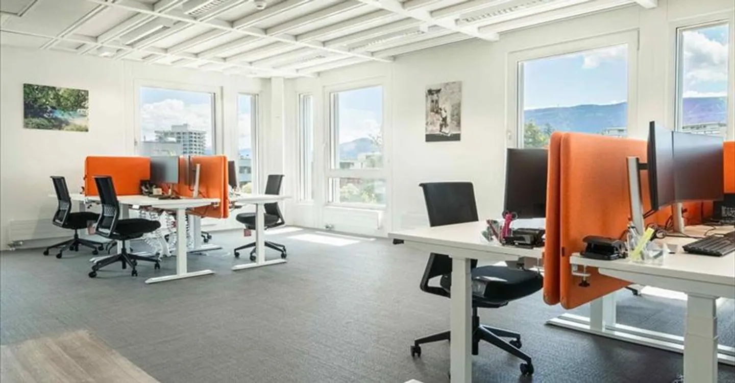 Office space for rent - Photo 2 of 11