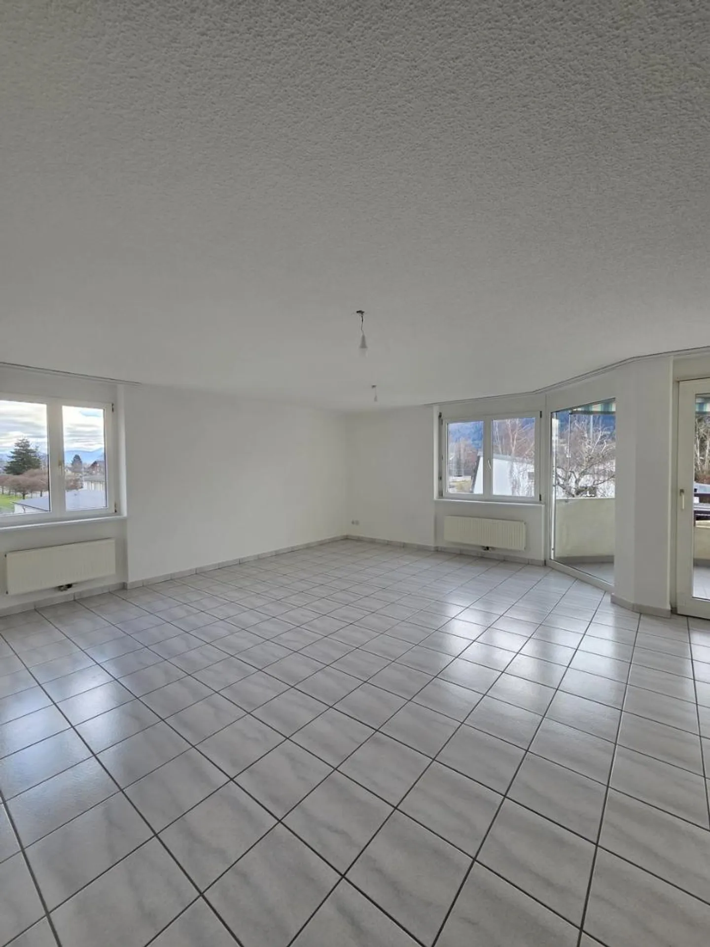 Appartement chaleureux de 4 pièces - Photo 3 sur 6