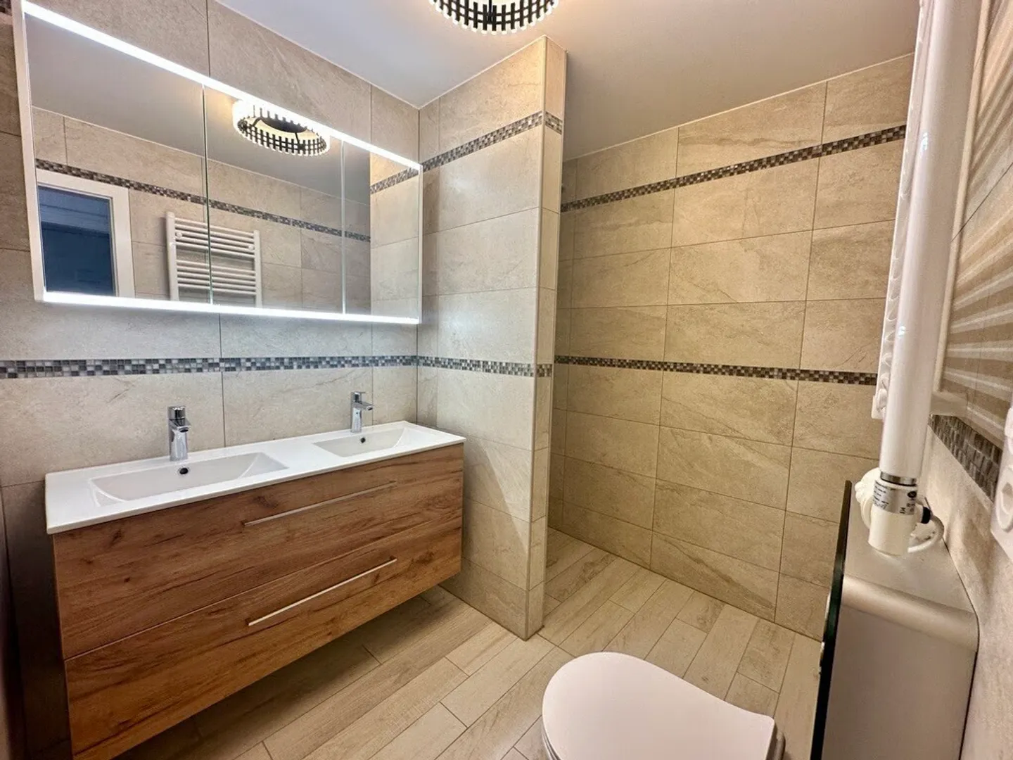 Magnificent 3.5 room renovated apartment on the golf course - Photo 11 of 11