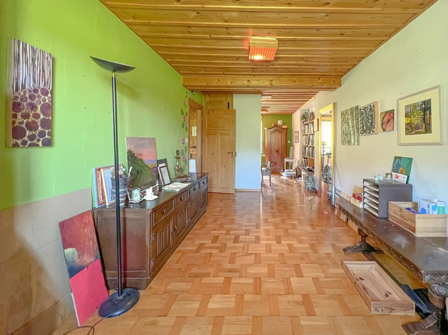 Haus mit Wohnung, Werkstatt, Garage und Lagerfläche Gesamtfläche von 700 m2 - Foto 8 von 13