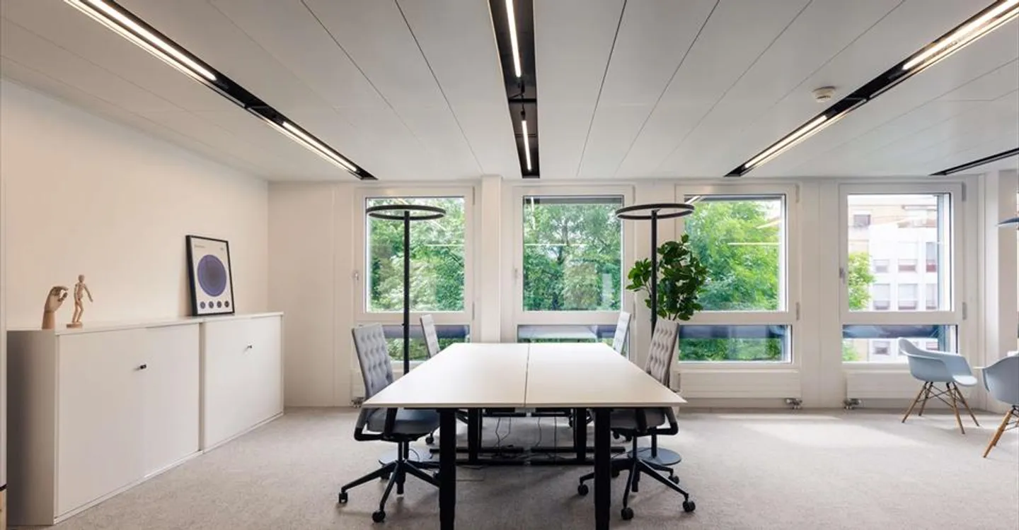 Office space for rent - Photo 7 of 11