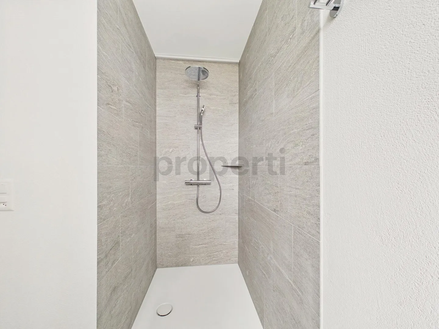 Moderne 5.5-Zimmer-Wohnung mit Balkon, Wetzikon - Foto 13 von 18