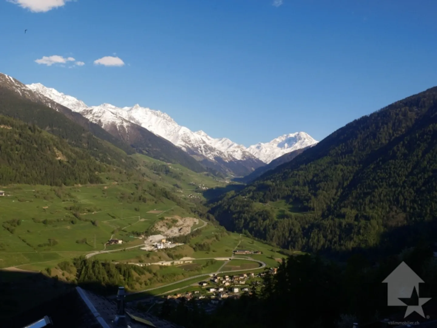 «Chez-Les-Reuses, casa e fienile adiacente da ristrutturare. Ottima vista.» - Foto 2 di 13