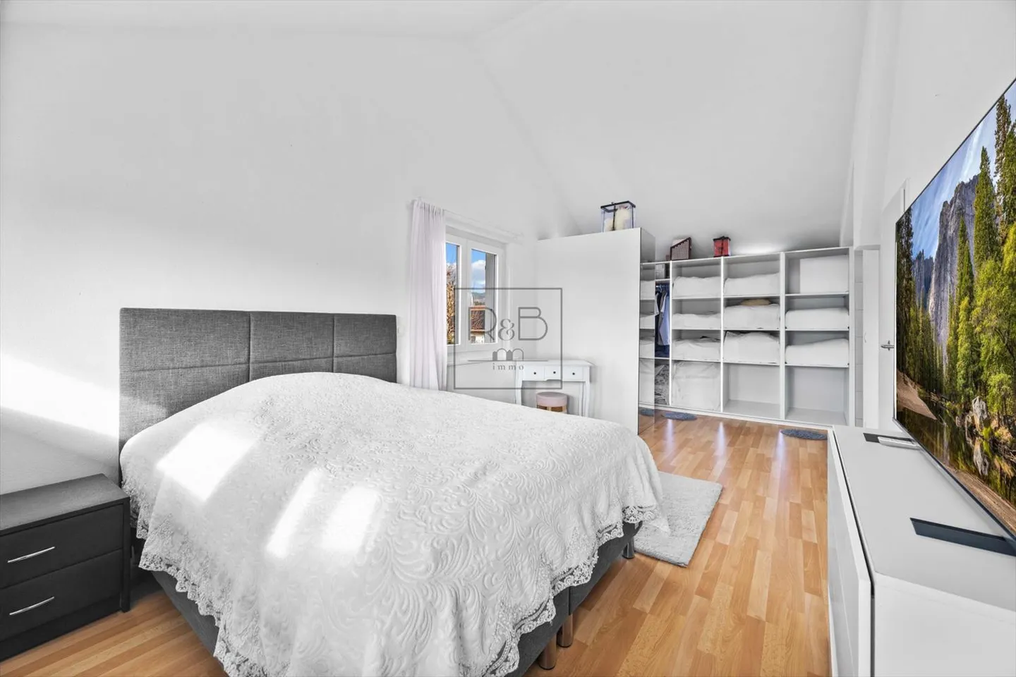 Detached house with 10.5 rooms including a 2.5 room independent apartment in Riaz - Photo 7 of 13