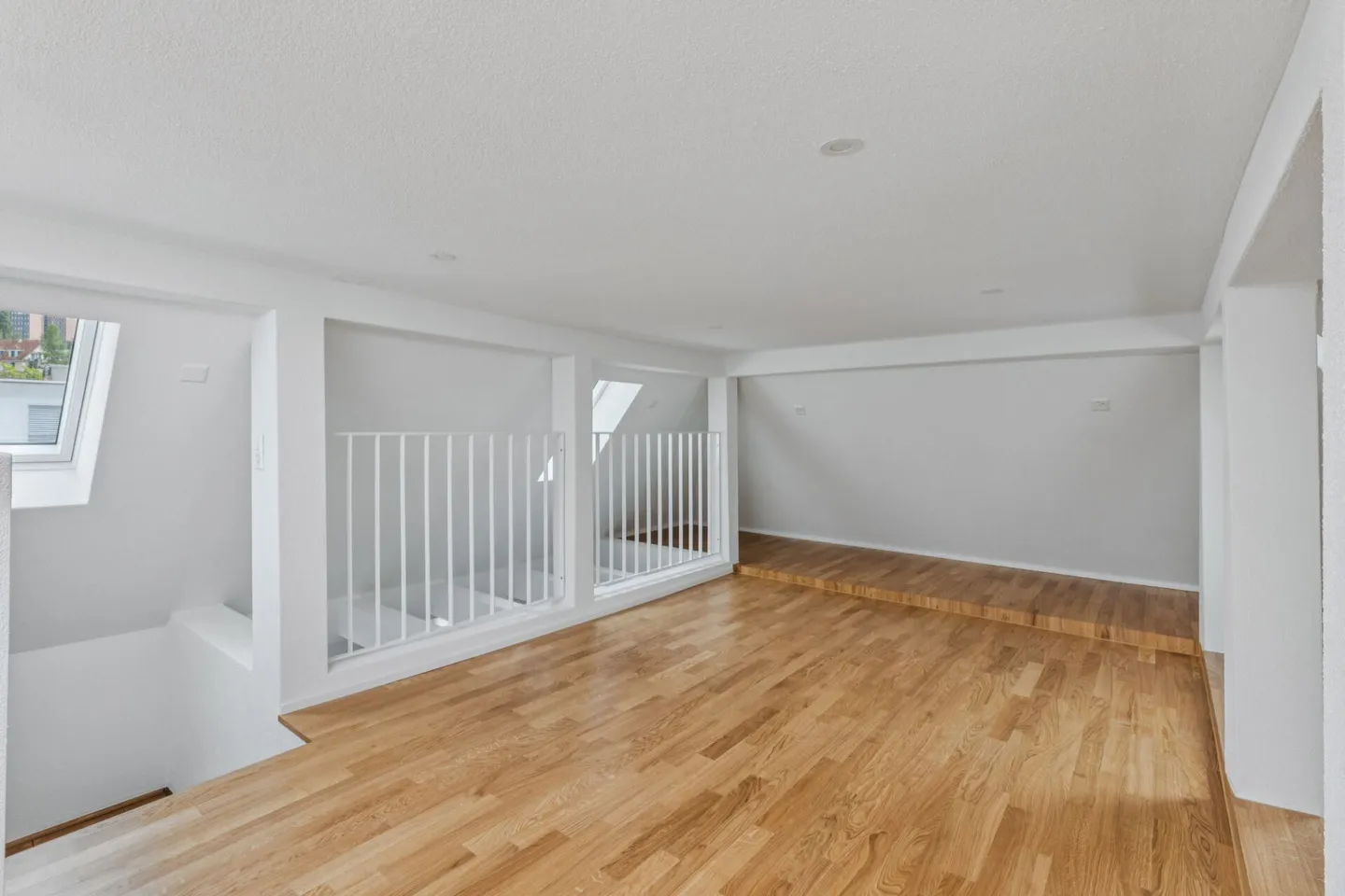 Première occupation ! Appartement en penthouse de 2,5 pièces avec galerie et terrasse sur le toit privée - Photo 12 sur 18