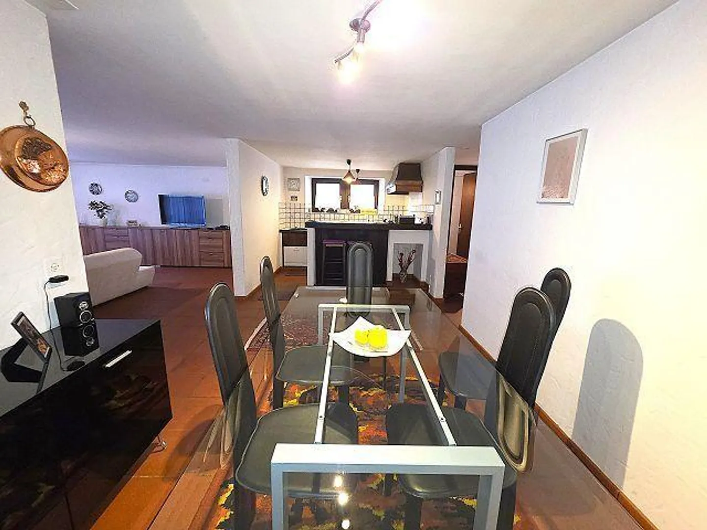 Incantevole casa familiare con giardino - Foto 9 di 38