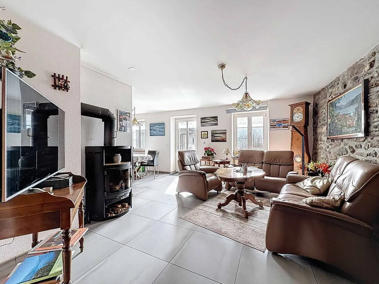 Renoviertes Landhaus mit 3 Wohnungen - Foto 3 von 13