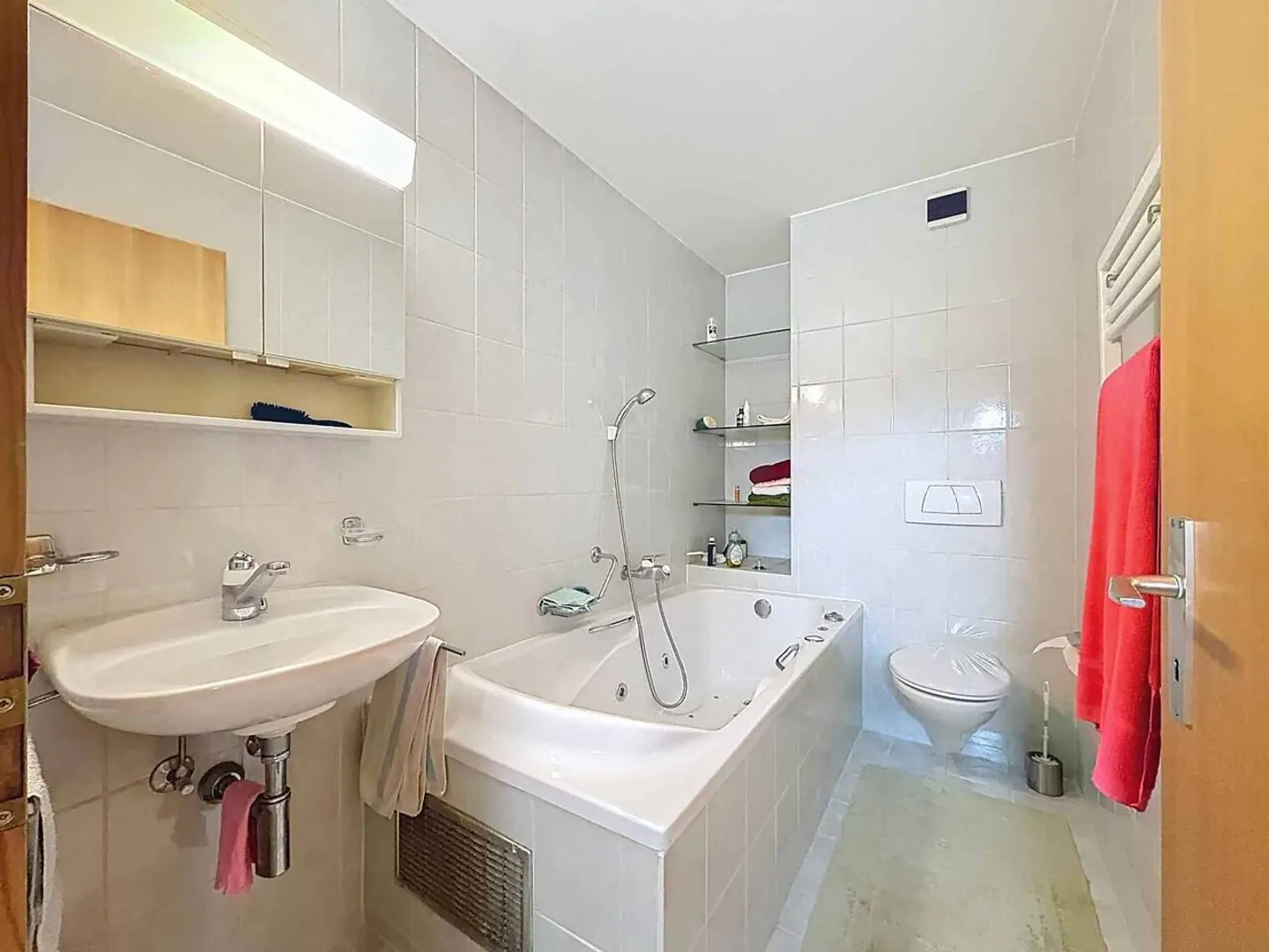 Renoviertes Landhaus mit 3 Wohnungen - Foto 7 von 13