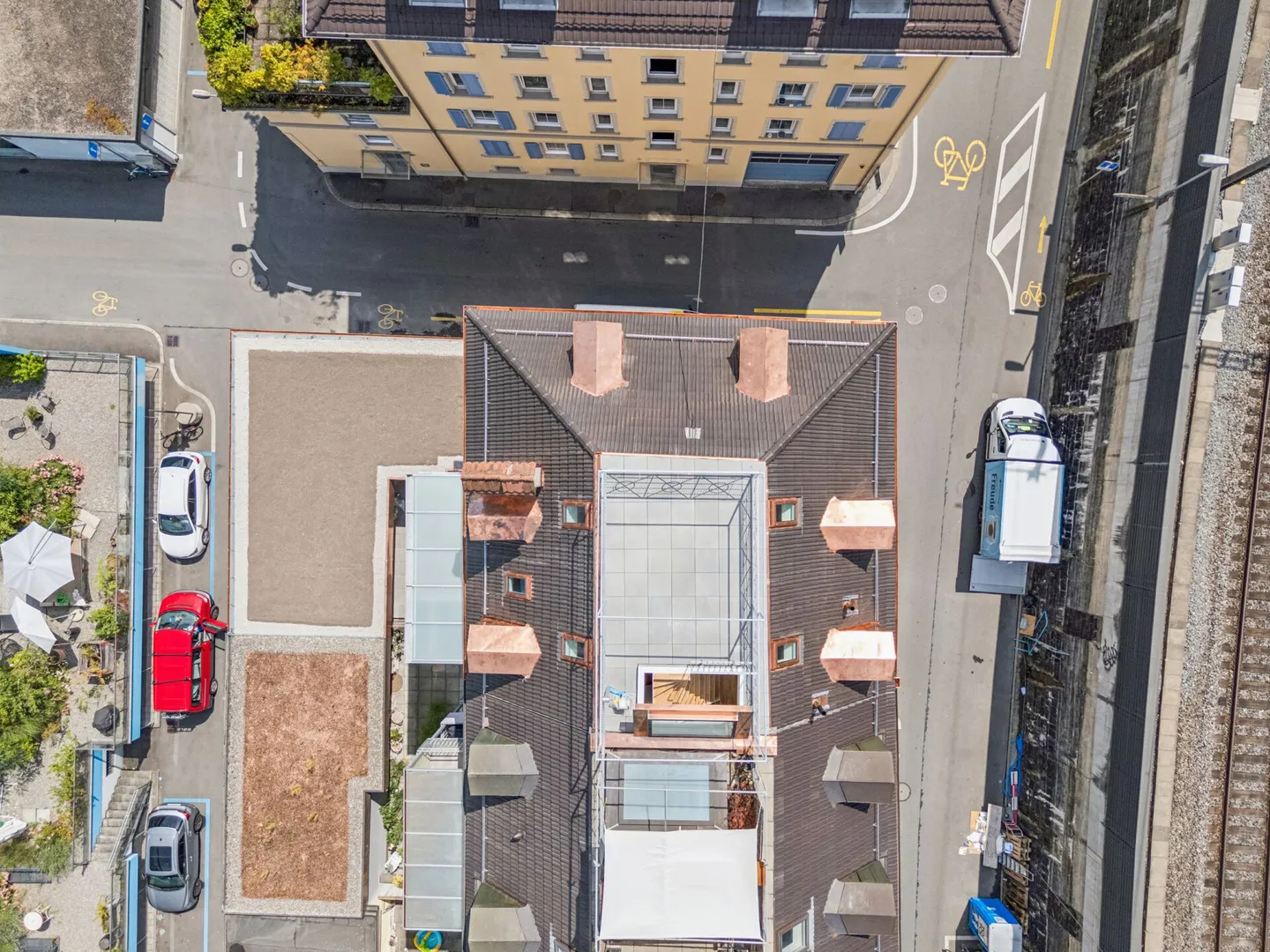 Première occupation ! Appartement en penthouse de 2,5 pièces avec galerie et terrasse sur le toit privée - Photo 18 sur 18