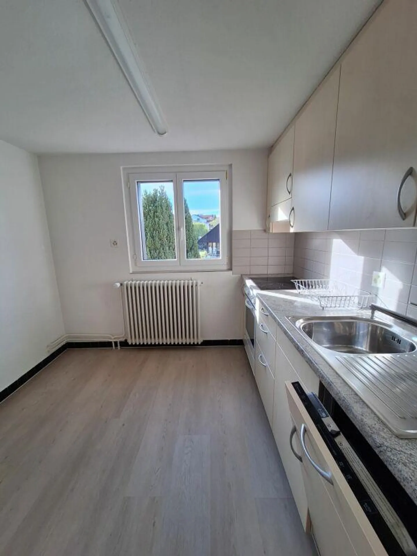 Votre bonheur de vivre sous le toit - charmant appartement de 3 pièces - Photo 1 sur 6