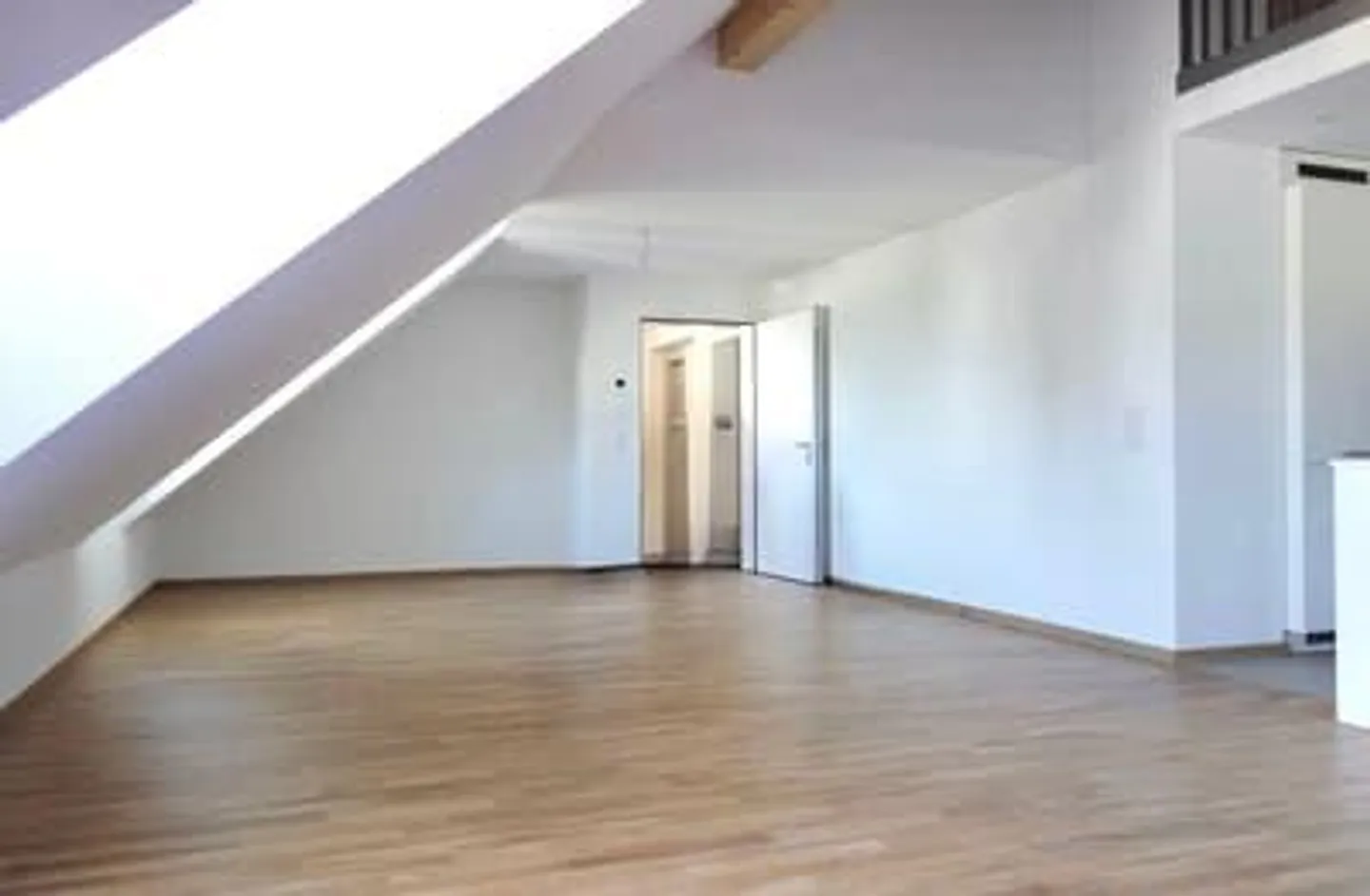 Vivere centralmente con charme e vista lago - Foto 3 di 10