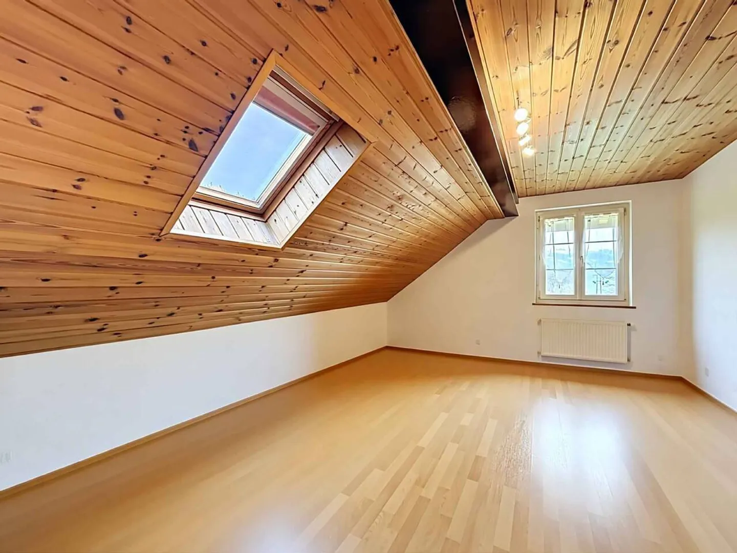 Renoviertes Landhaus mit 3 Wohnungen - Foto 11 von 13