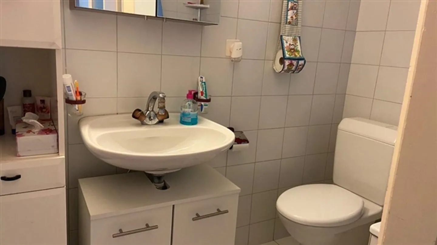 Appartement confortable de 4 pièces dans un beau bâtiment - Photo 10 sur 13