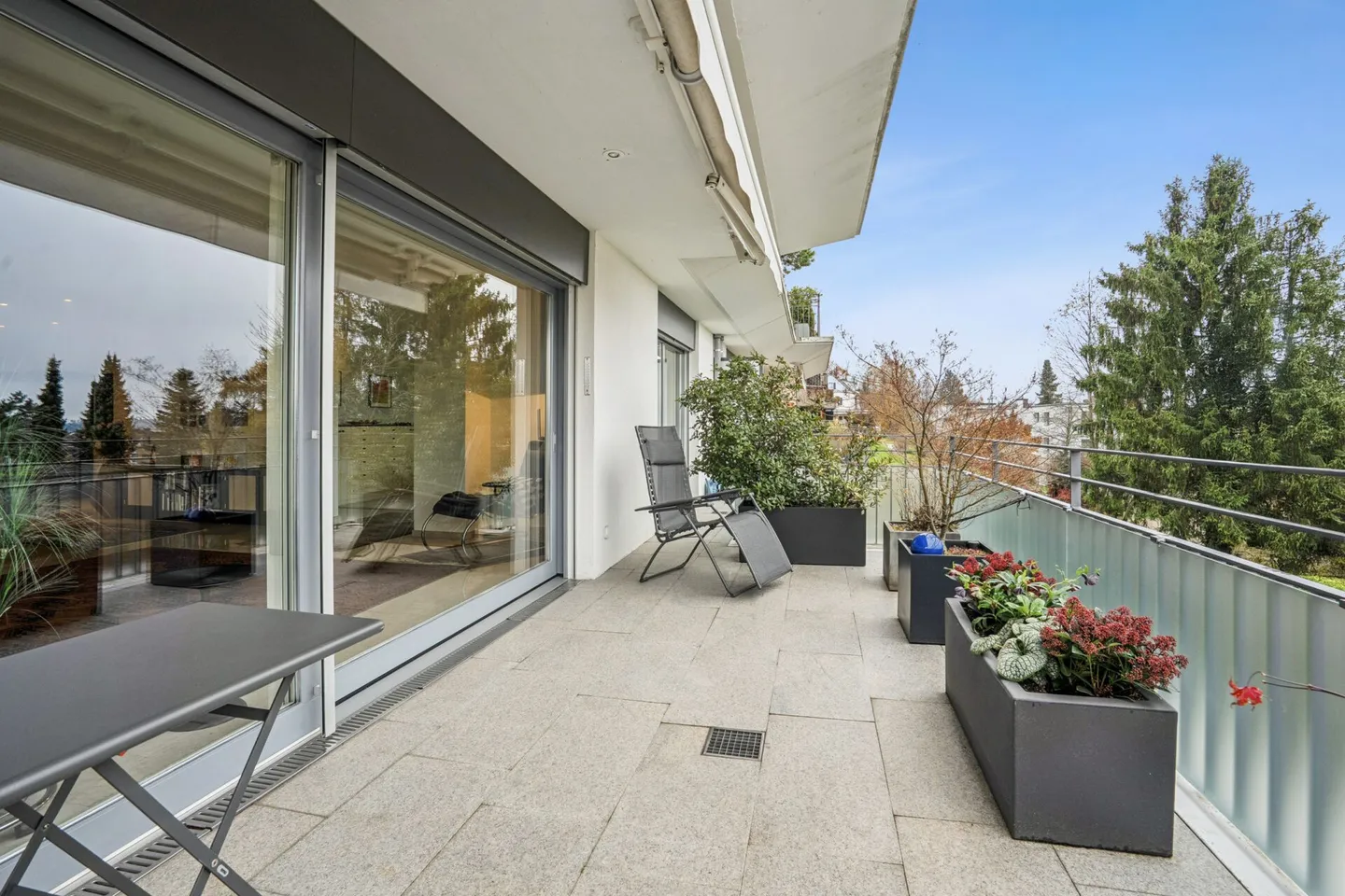 Wohnen mit Stil und Raumgefühl - Exklusive 5.5- bis 6.5-Zimmerwohnung in Zumikon - Photo 6 of 6