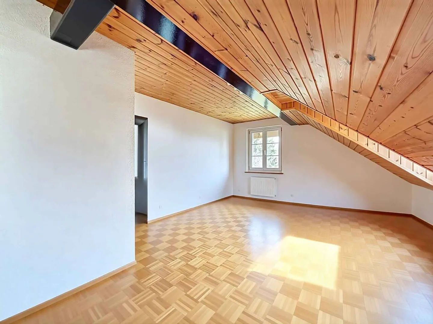 Renoviertes Landhaus mit 3 Wohnungen - Foto 9 von 13